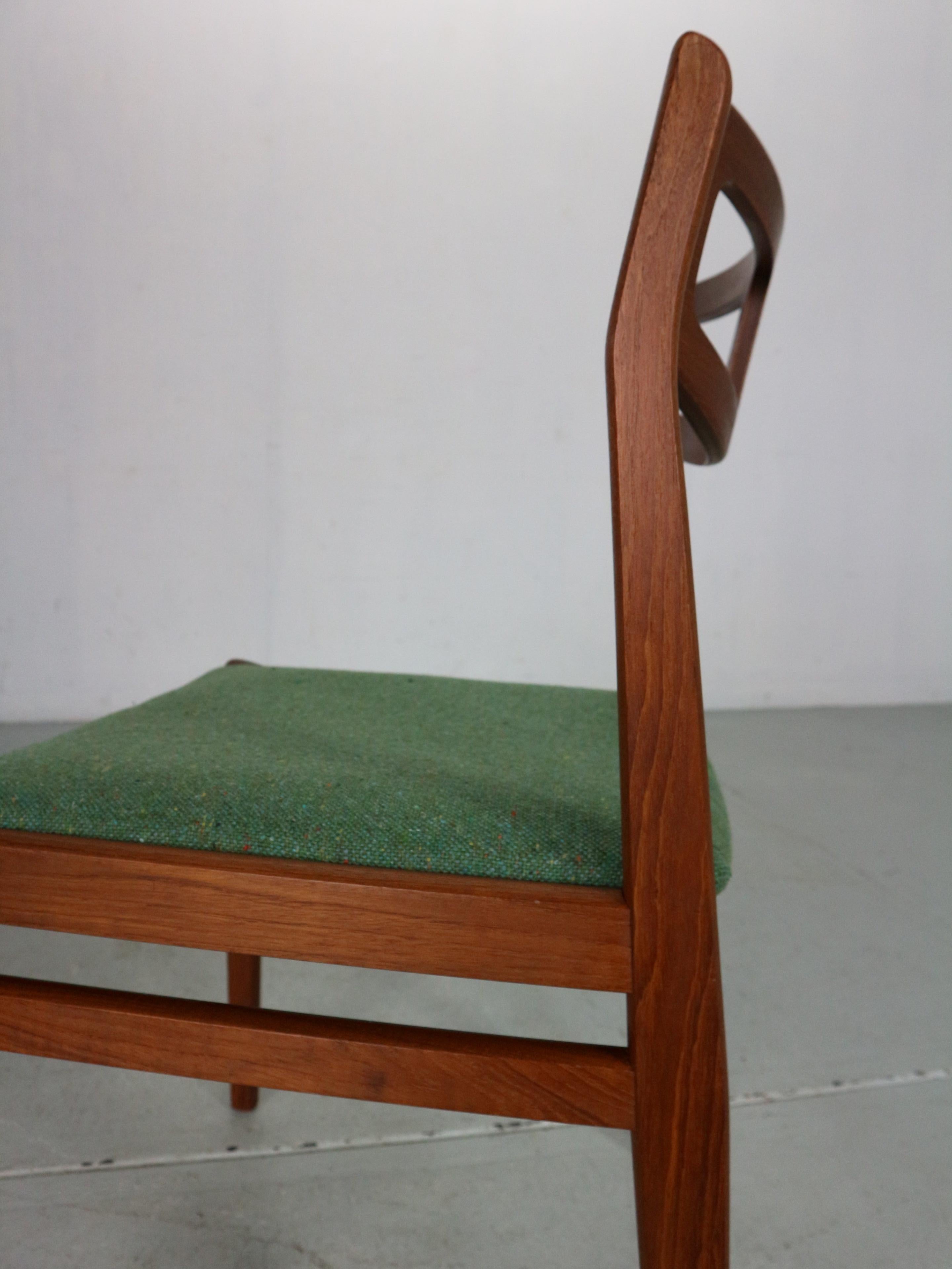 Scandinavian Modern Set of 5 Teak& Green New Upholstery Dinning Room Chairs For Sale 12