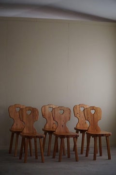Ensemble de 6 chaises scandinaves modernes en pin, par un ébéniste suédois, années 1960