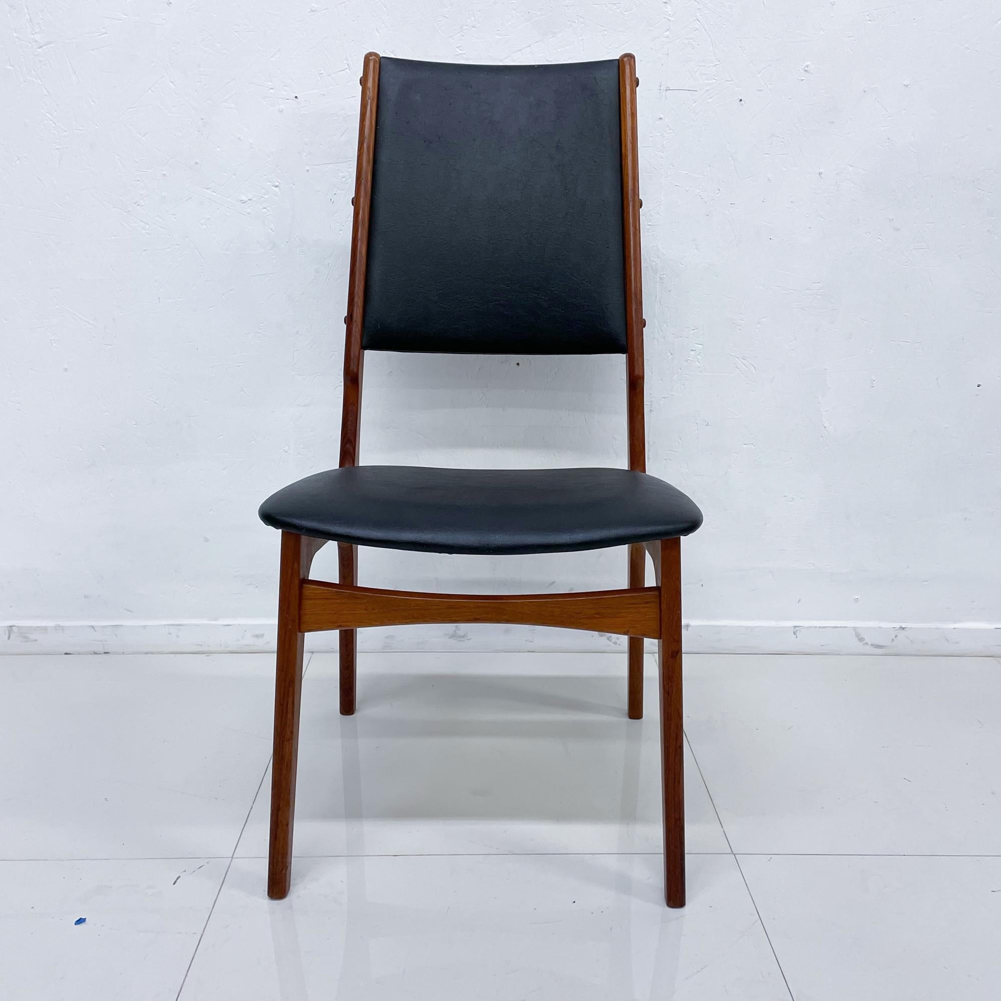 Scandinave moderne 1960s Six Modern Modernity Dining Chairs Kofod Larsen Denmark en vente