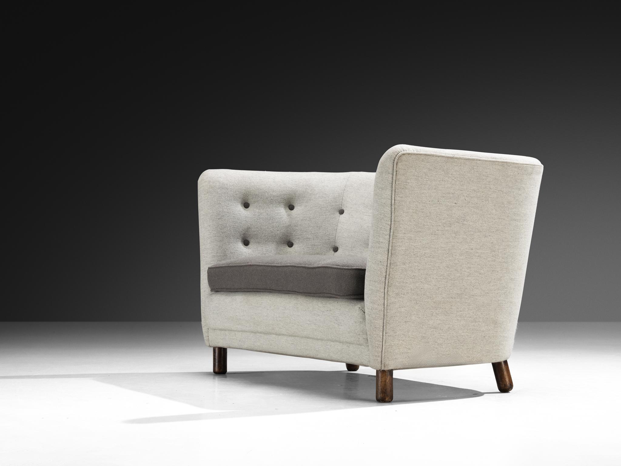 Skandinavisch-modernes Settee oder Sofa mit grauer Polsterung (Mitte des 20. Jahrhunderts) im Angebot