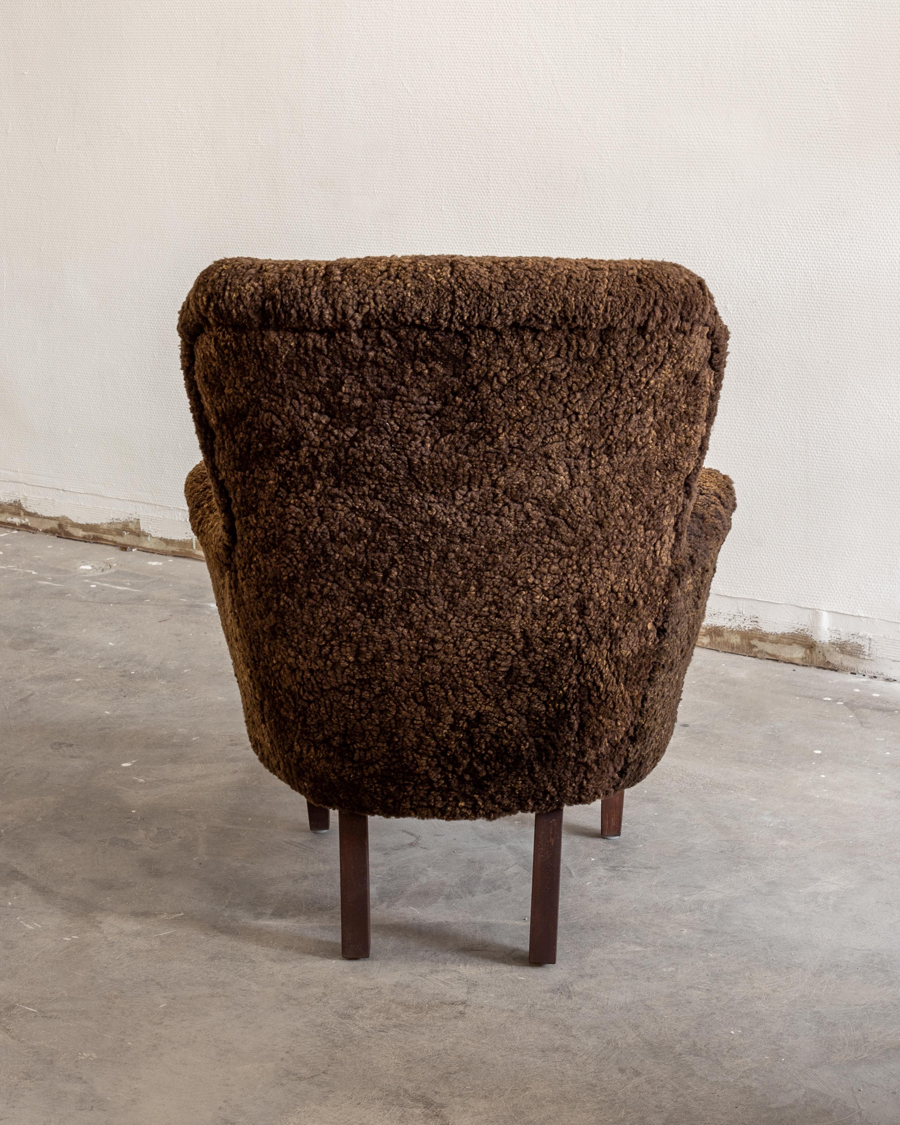 Scandinavian Modern Shearling Lounge Chair and Ottoman, Sweden, 1940s 4