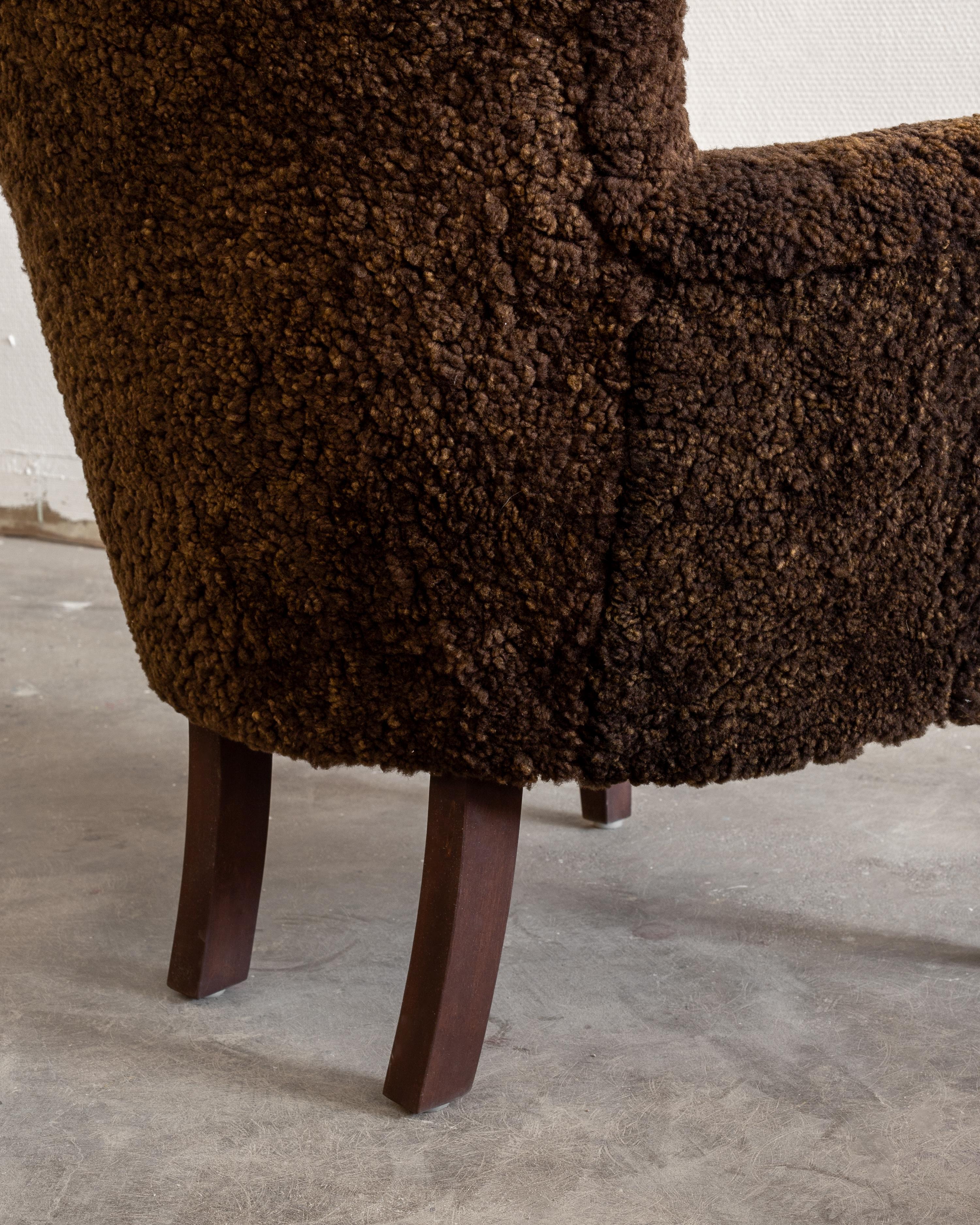 Scandinavian Modern Shearling Lounge Chair and Ottoman, Sweden, 1940s 6
