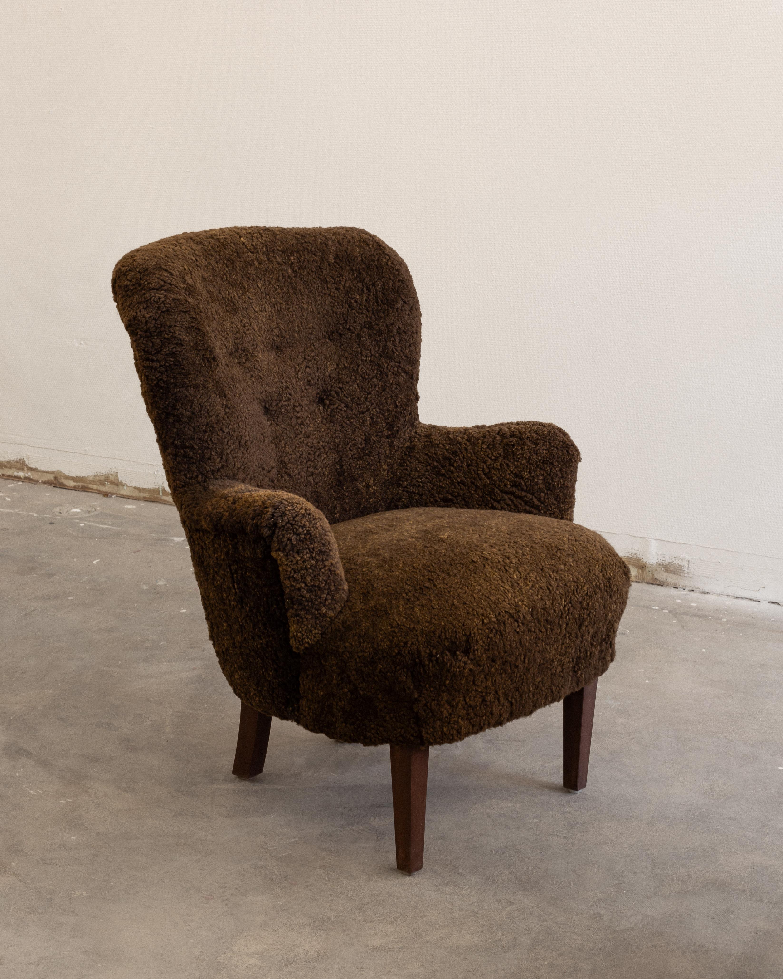 Scandinavian Modern Shearling Lounge Chair and Ottoman, Sweden, 1940s In Good Condition In Stockholm, SE