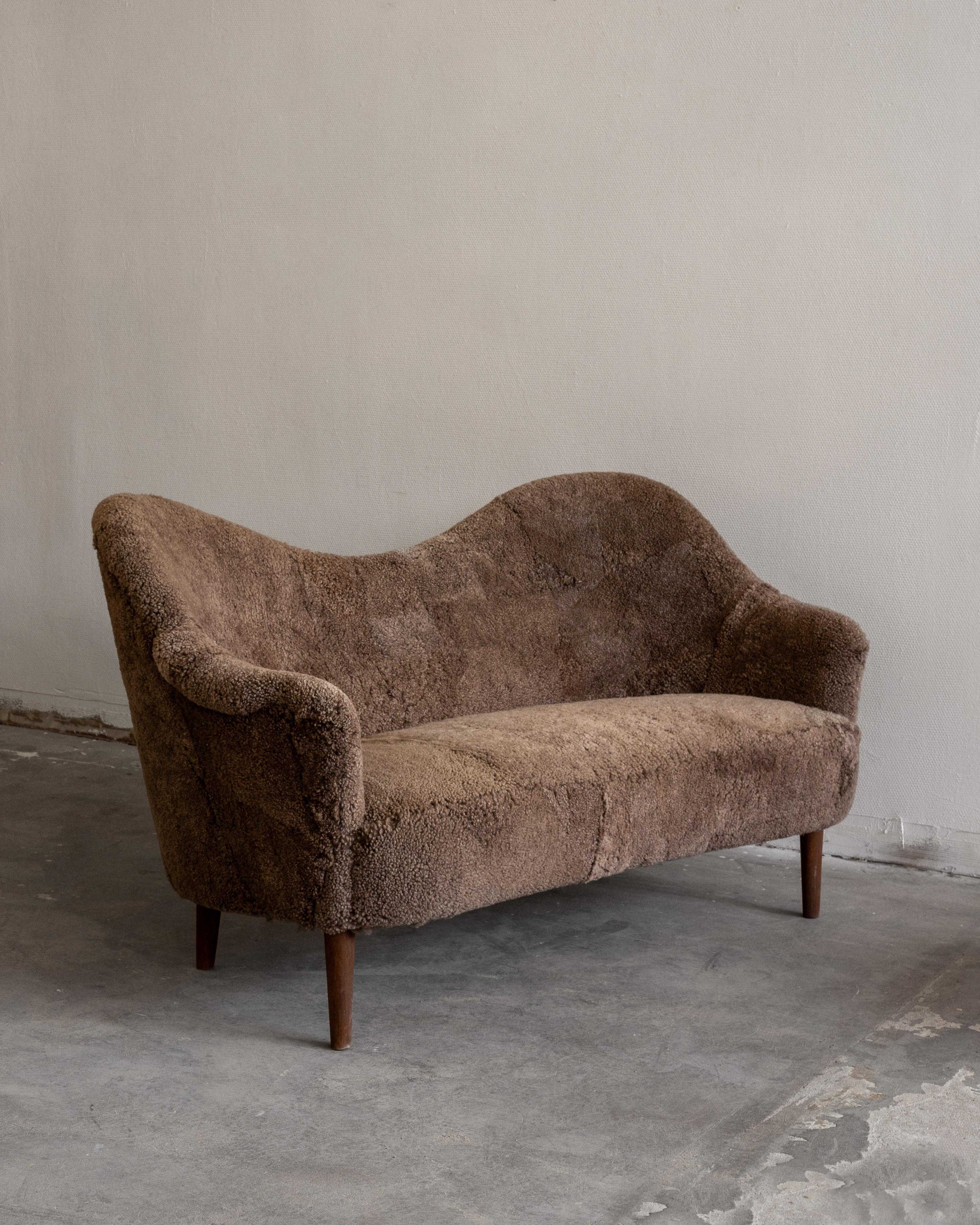 Swedish Scandinavian Modern Shearling/Sheepskin Sofa by Carl Malmsten, Sweden, 1950s