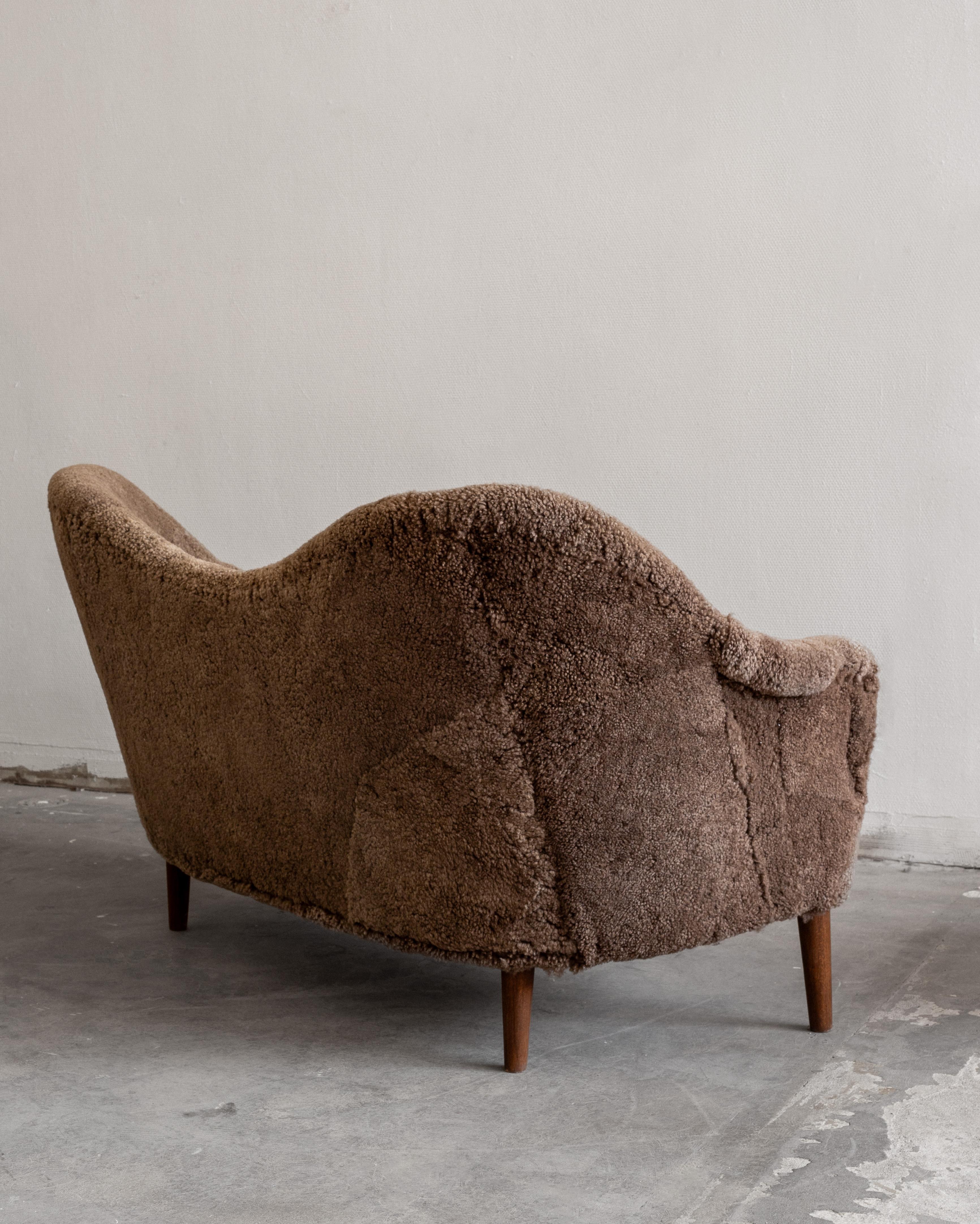 Scandinavian Modern Shearling/Sheepskin Sofa by Carl Malmsten, Sweden, 1950s In Good Condition In Stockholm, SE