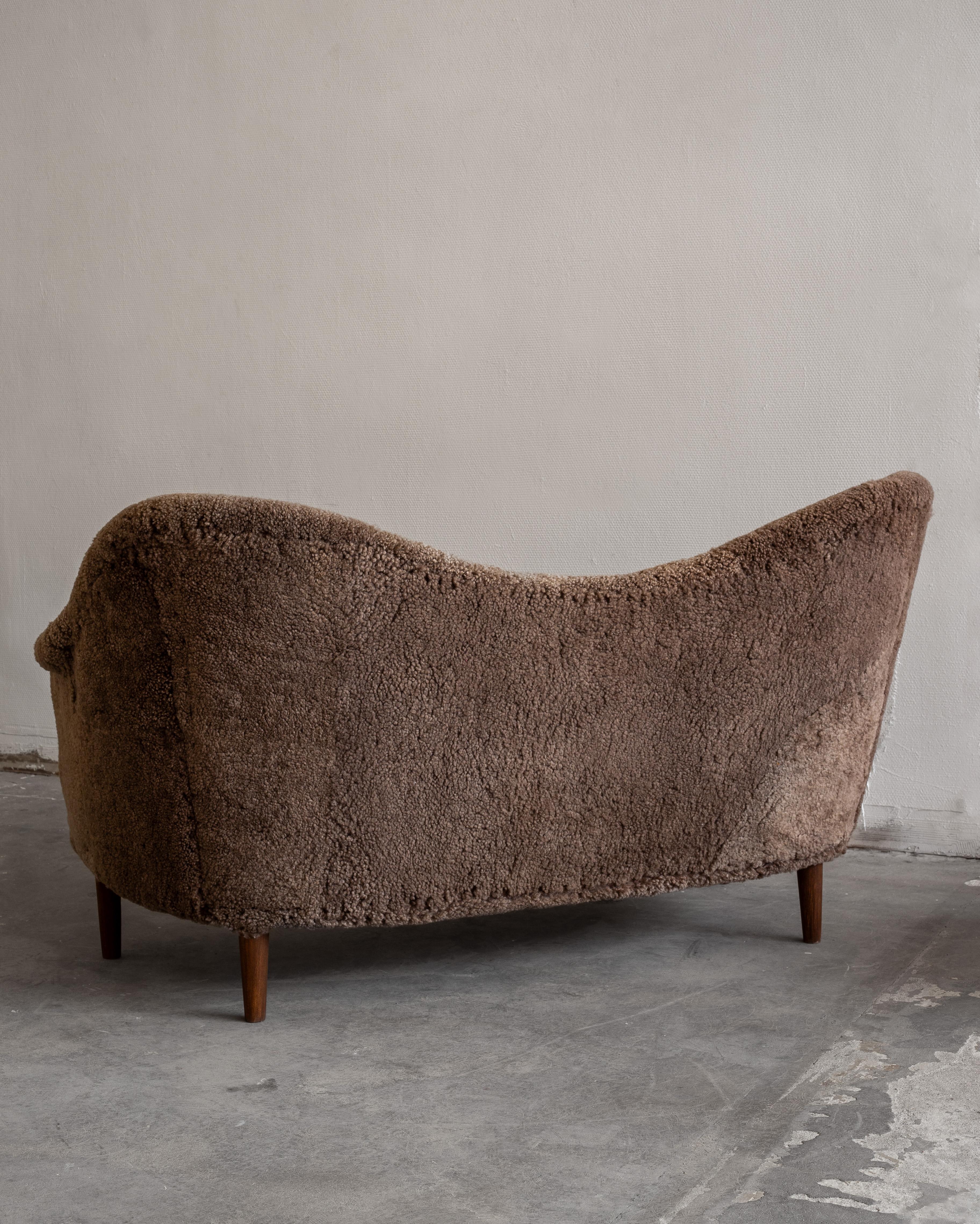 Mid-20th Century Scandinavian Modern Shearling/Sheepskin Sofa by Carl Malmsten, Sweden, 1950s