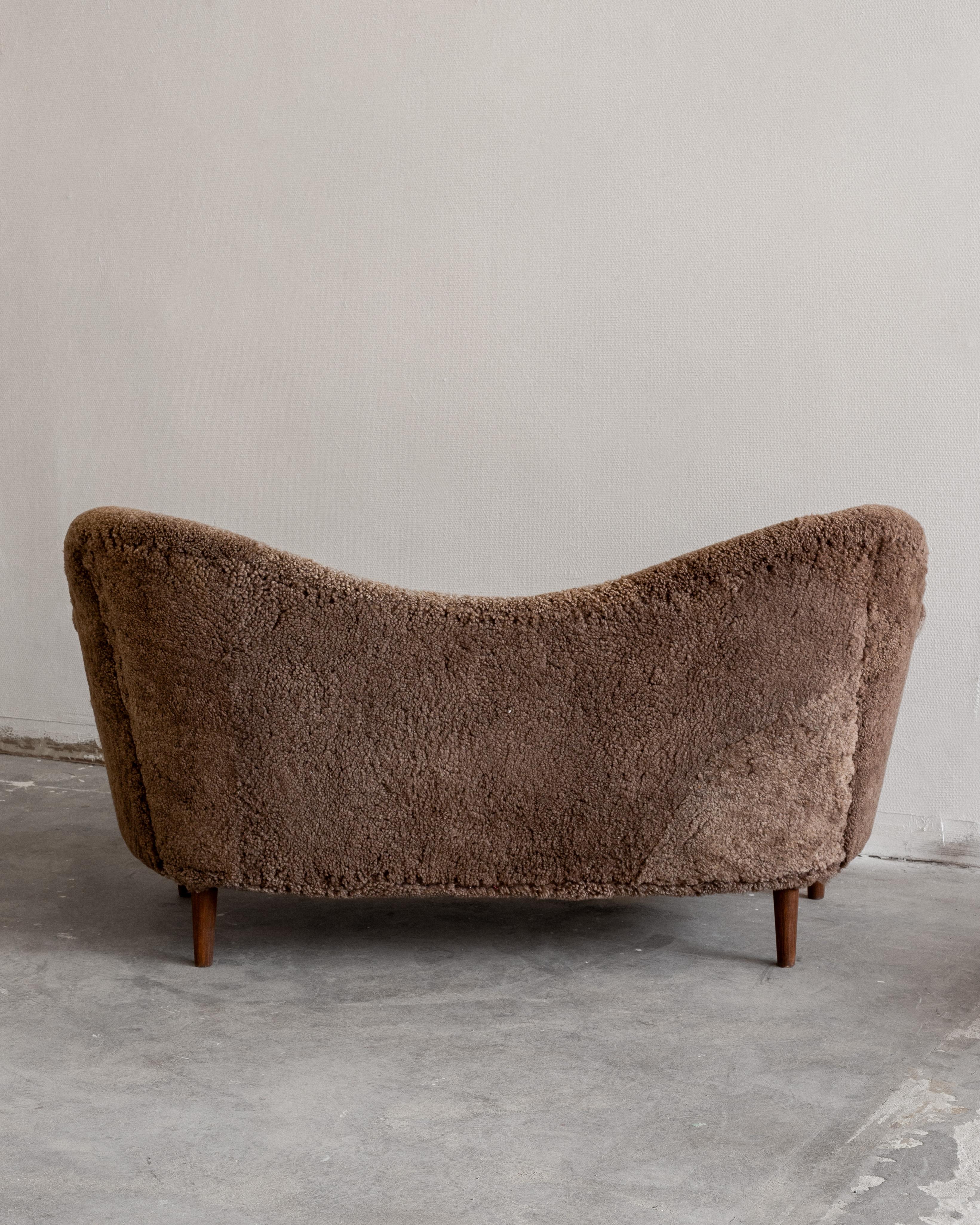 Scandinavian Modern Shearling/Sheepskin Sofa by Carl Malmsten, Sweden, 1950s 1