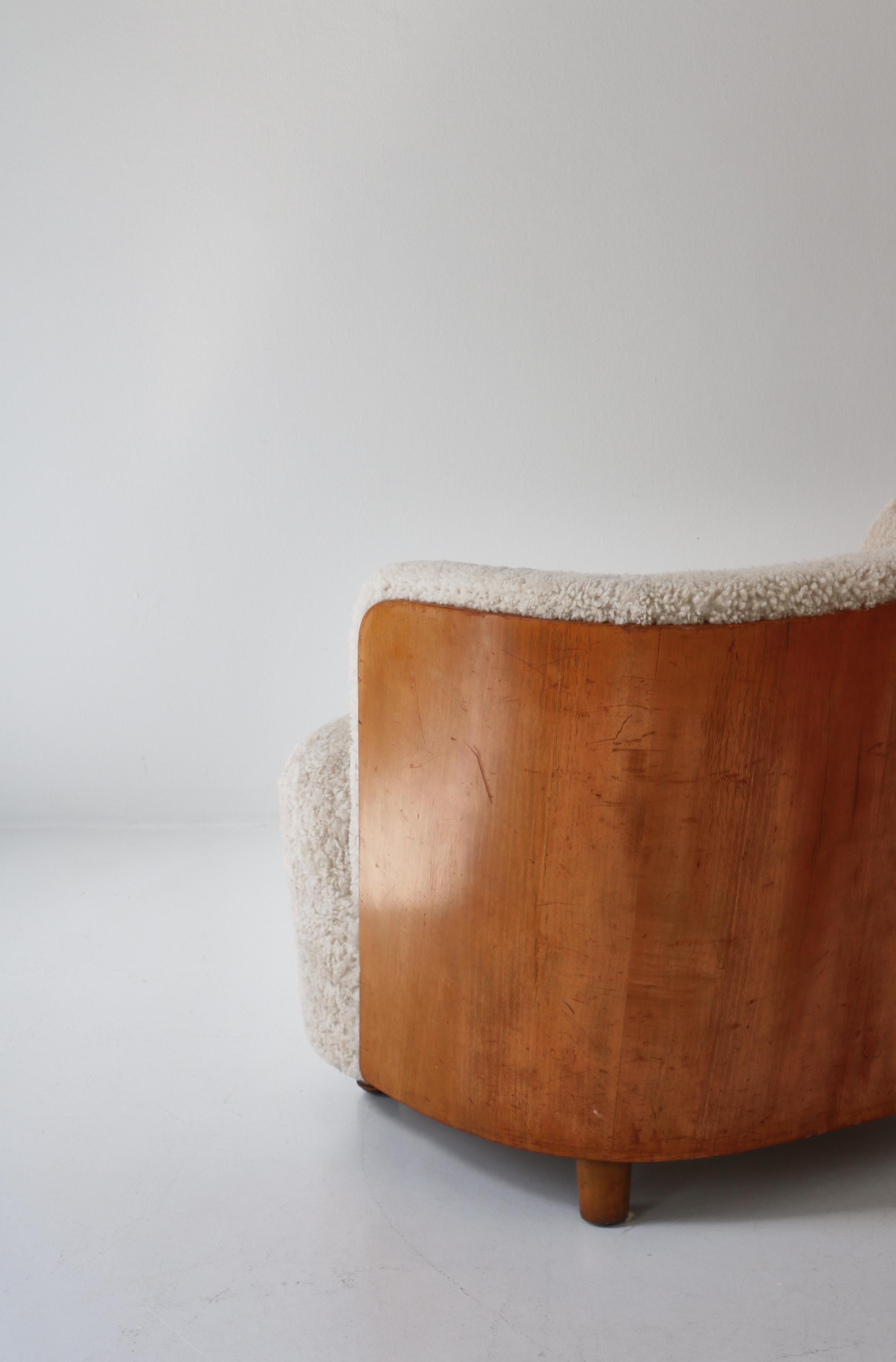 Scandinavian Modern Sheepskin and Peartree Easy Chairs by Rolf Engströmer, 1934 For Sale 9