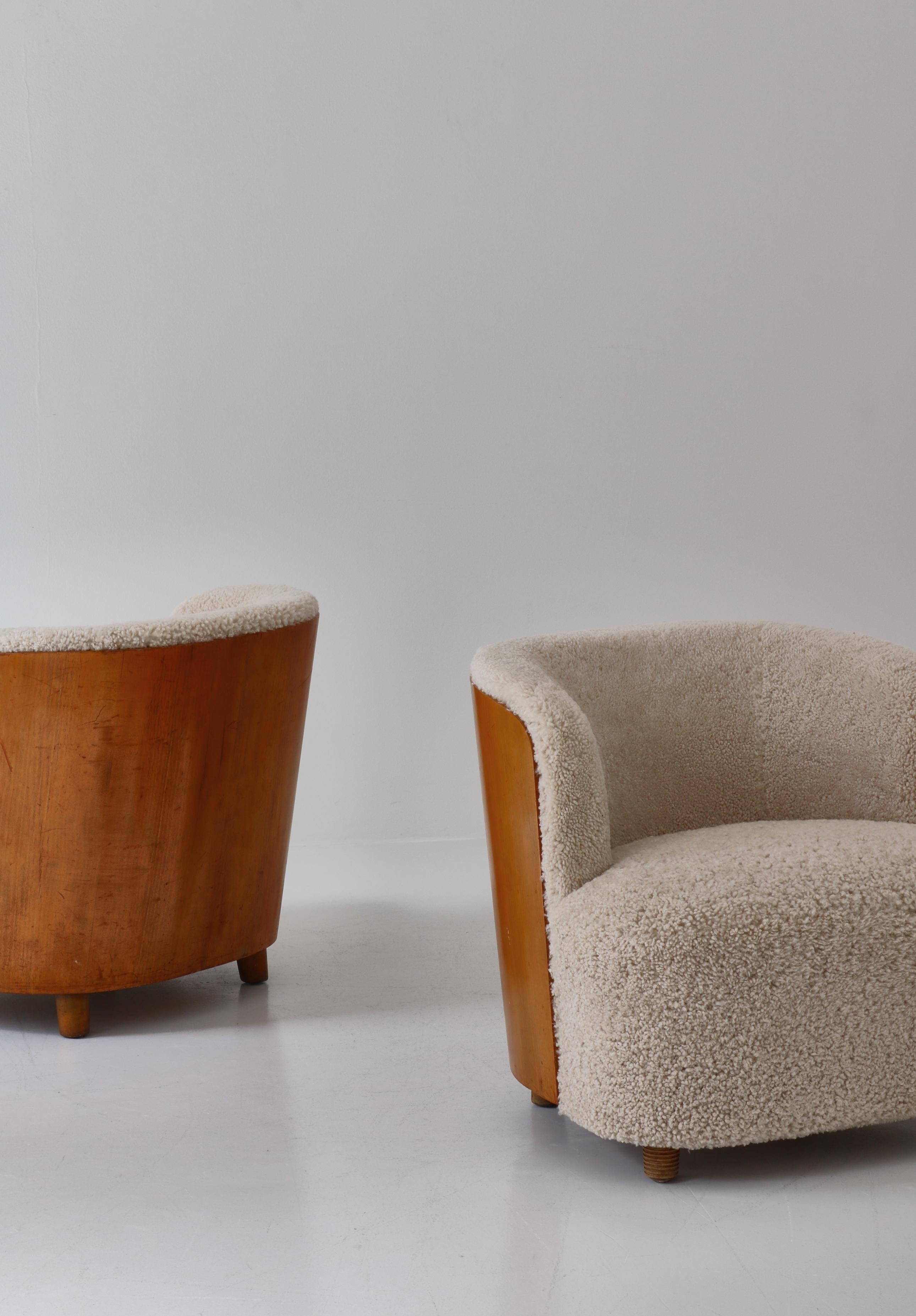 Scandinavian Modern Sheepskin and Peartree Easy Chairs by Rolf Engströmer, 1934 In Good Condition For Sale In Odense, DK