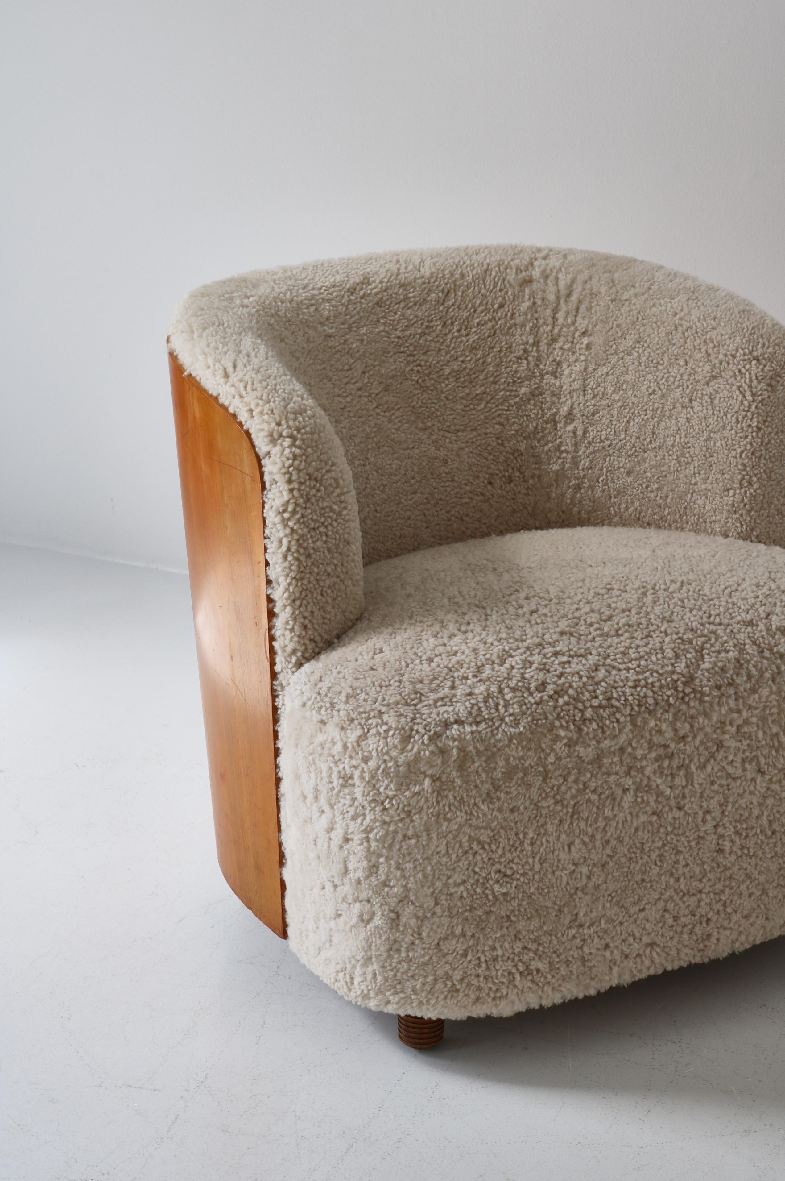 Scandinavian Modern Sheepskin and Peartree Easy Chairs by Rolf Engströmer, 1934 For Sale 3
