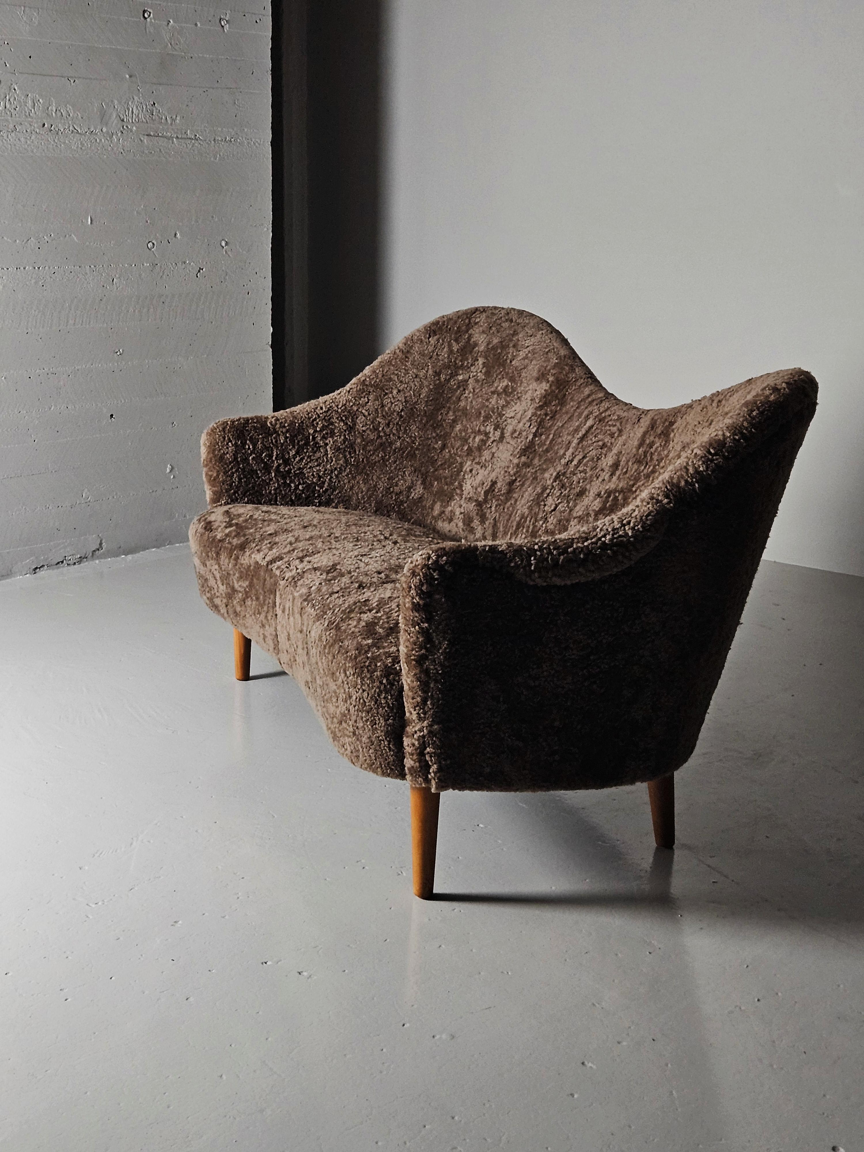 Divano moderno scandinavo in pelle di pecora 'Samspel' di Carl Malmsten, Svezia, anni '50 2