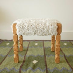 The Modern Scandinavian Tabouret en peau de mouton