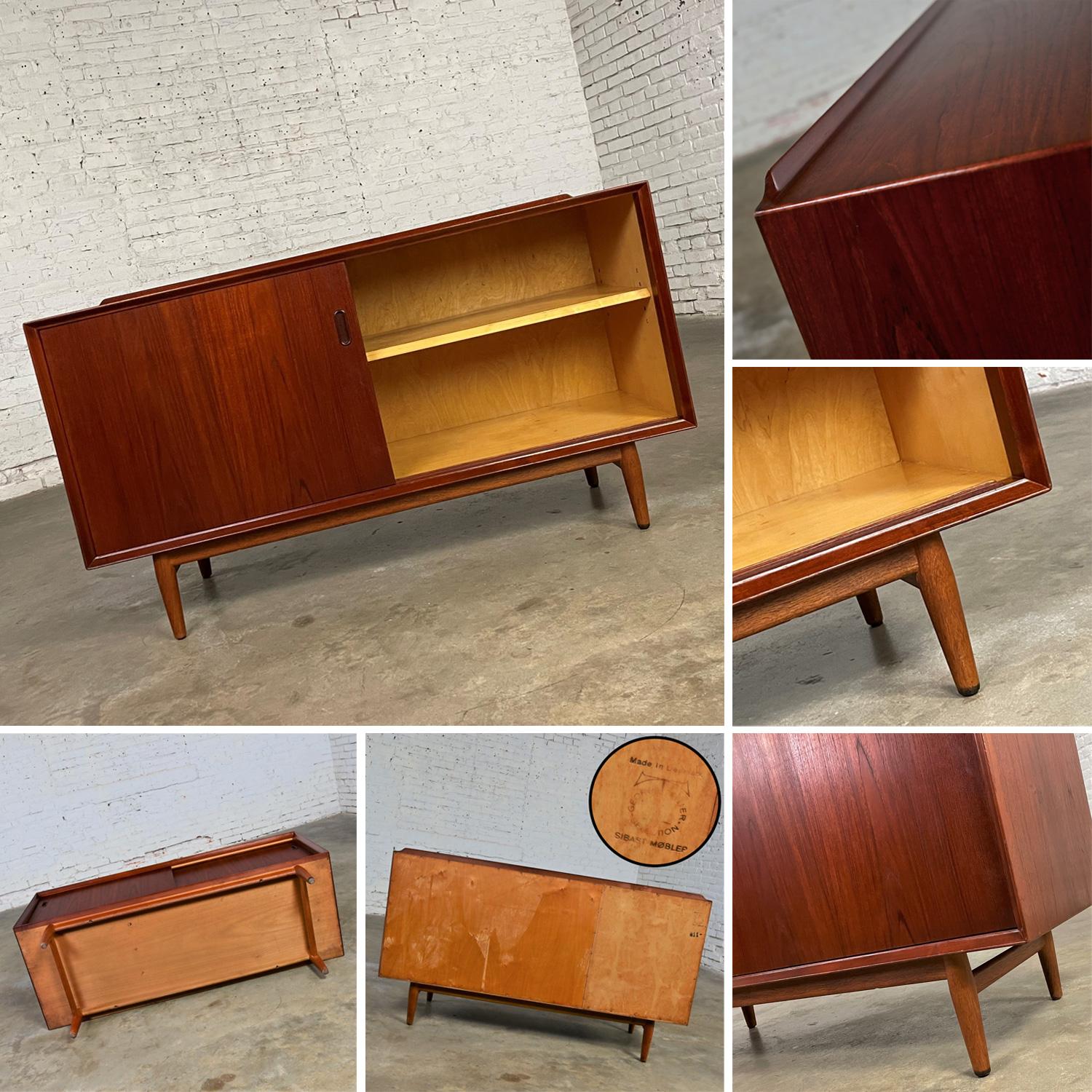 Scandinavian Modern Sibast No 11 Sideboard Buffet Arne Vodder for George Tanier For Sale 9