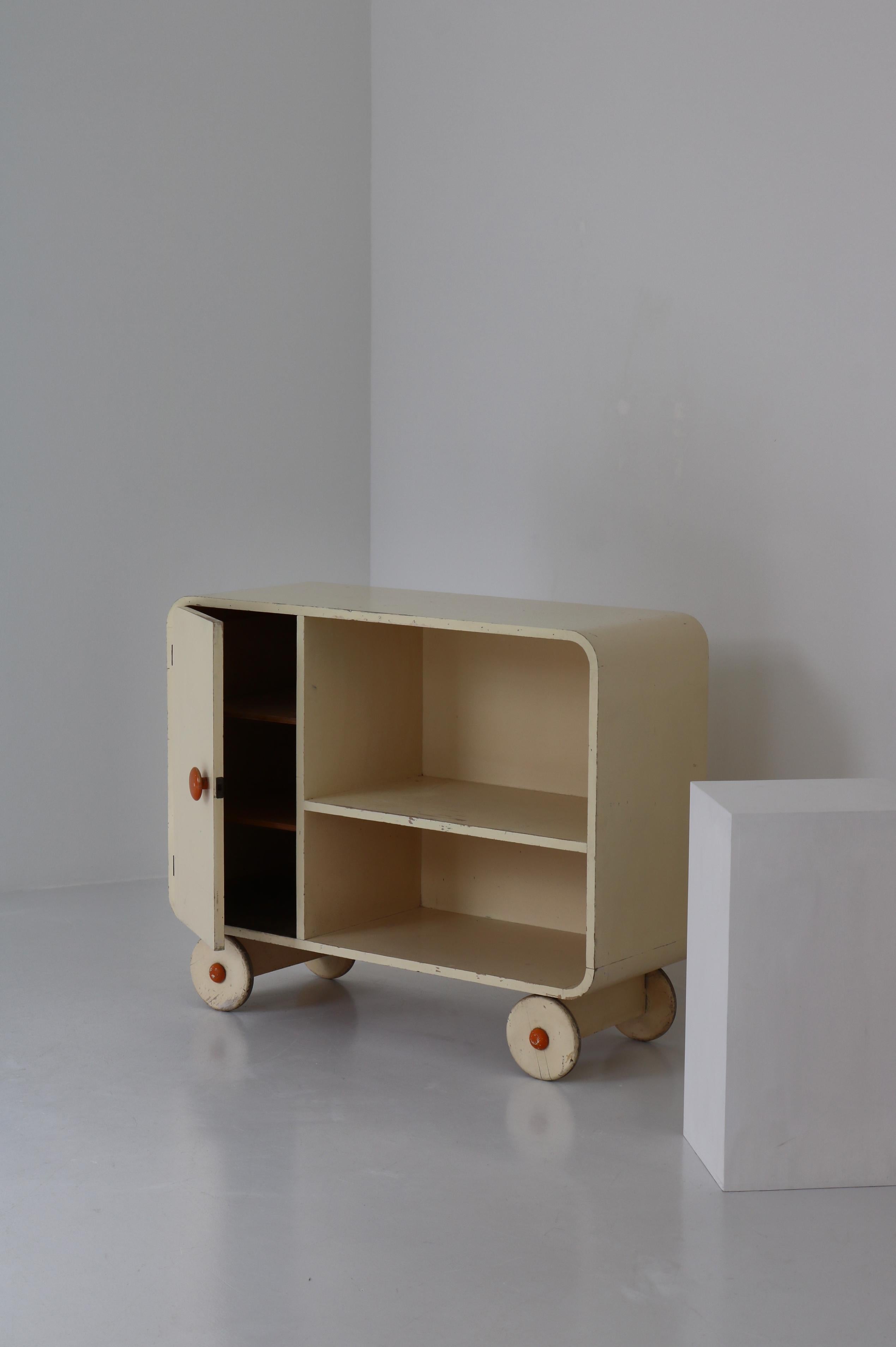 Scandinavian Modern Sideboard or Cabinet on Wheels, 1930s Functionalism In Fair Condition For Sale In Odense, DK