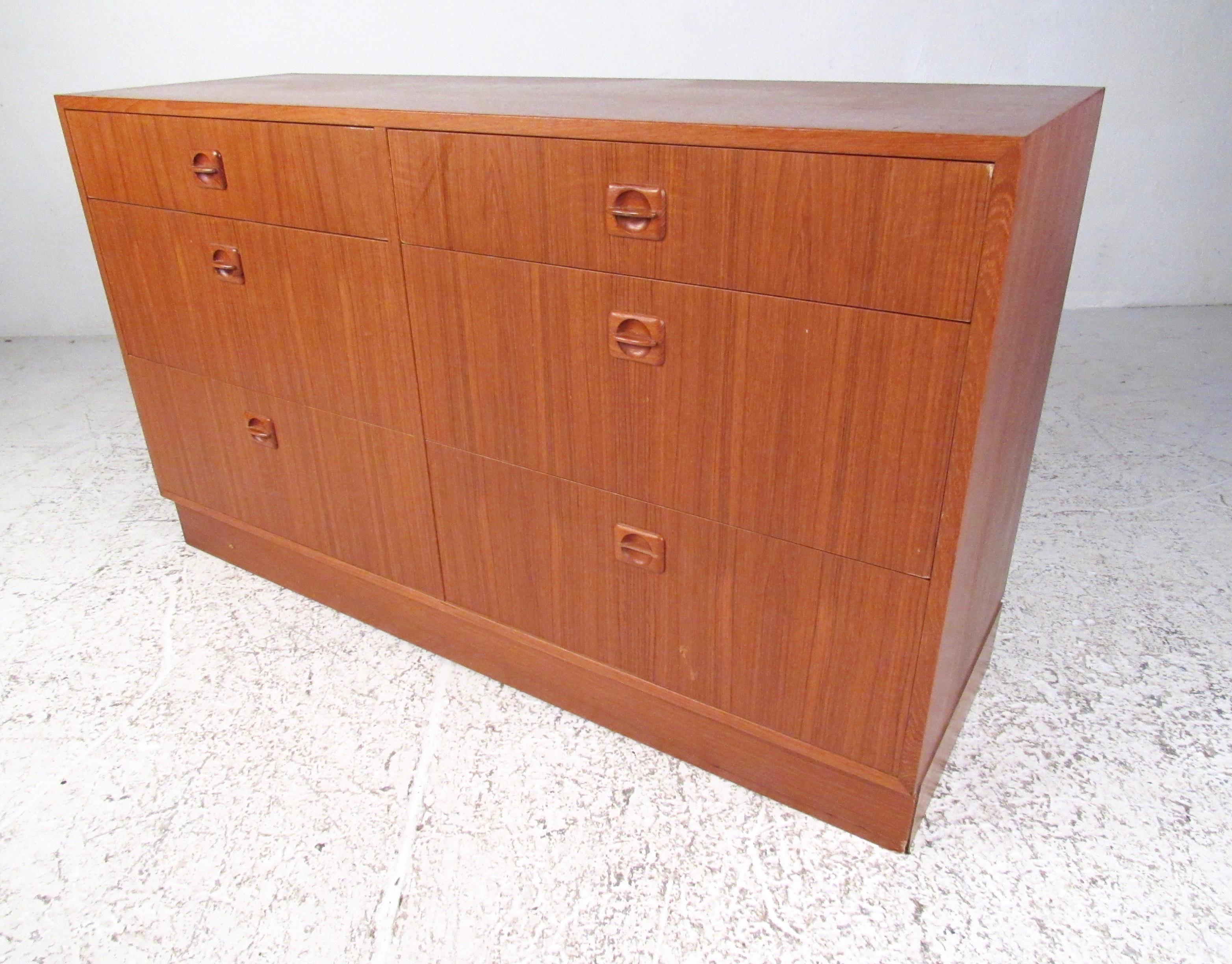 20th Century Scandinavian Modern Six-Drawer Dresser For Sale