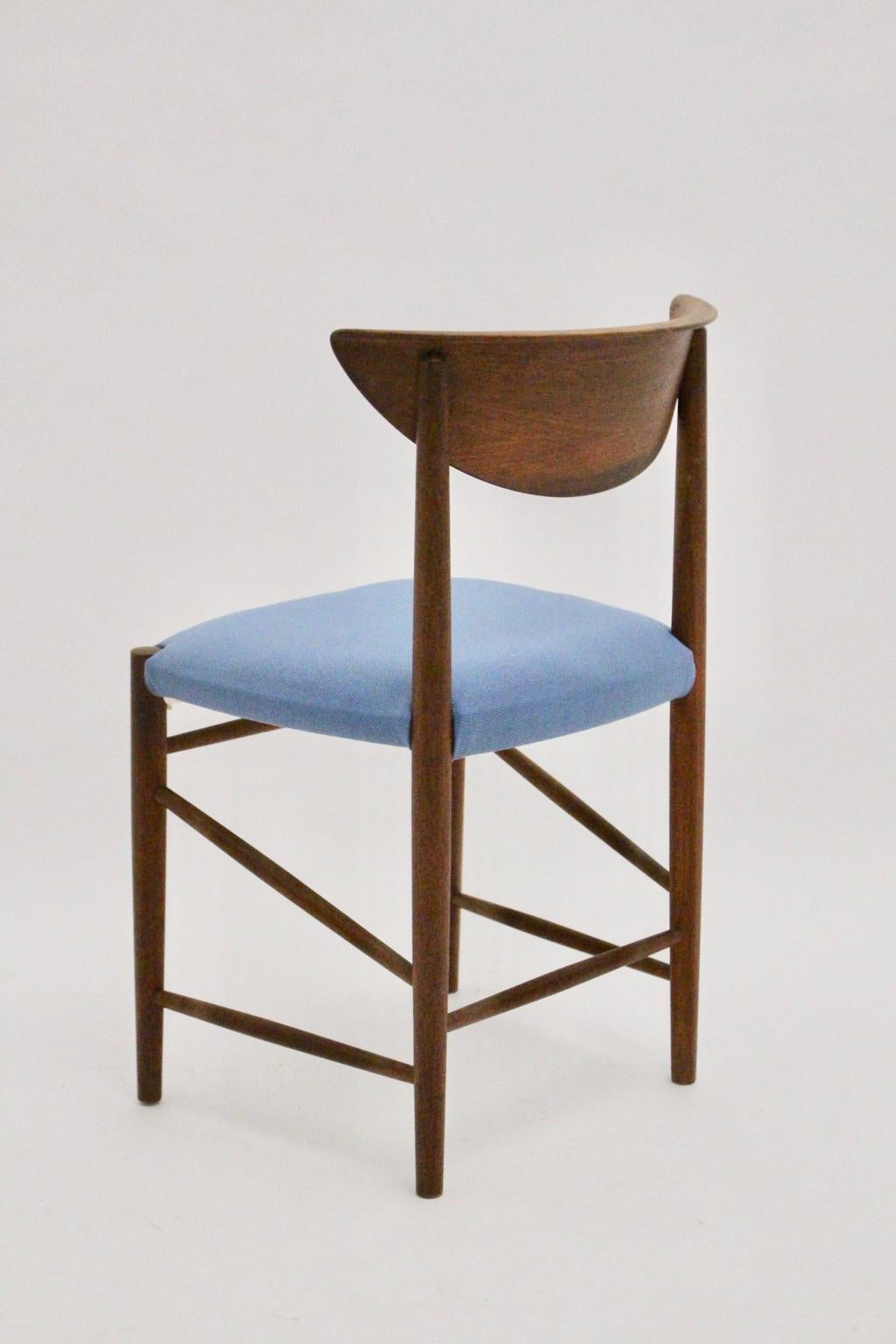Six chaises ou fauteuils de salle à manger scandinaves modernes en teck vintage Peter Hvidt, Danemark en vente 9