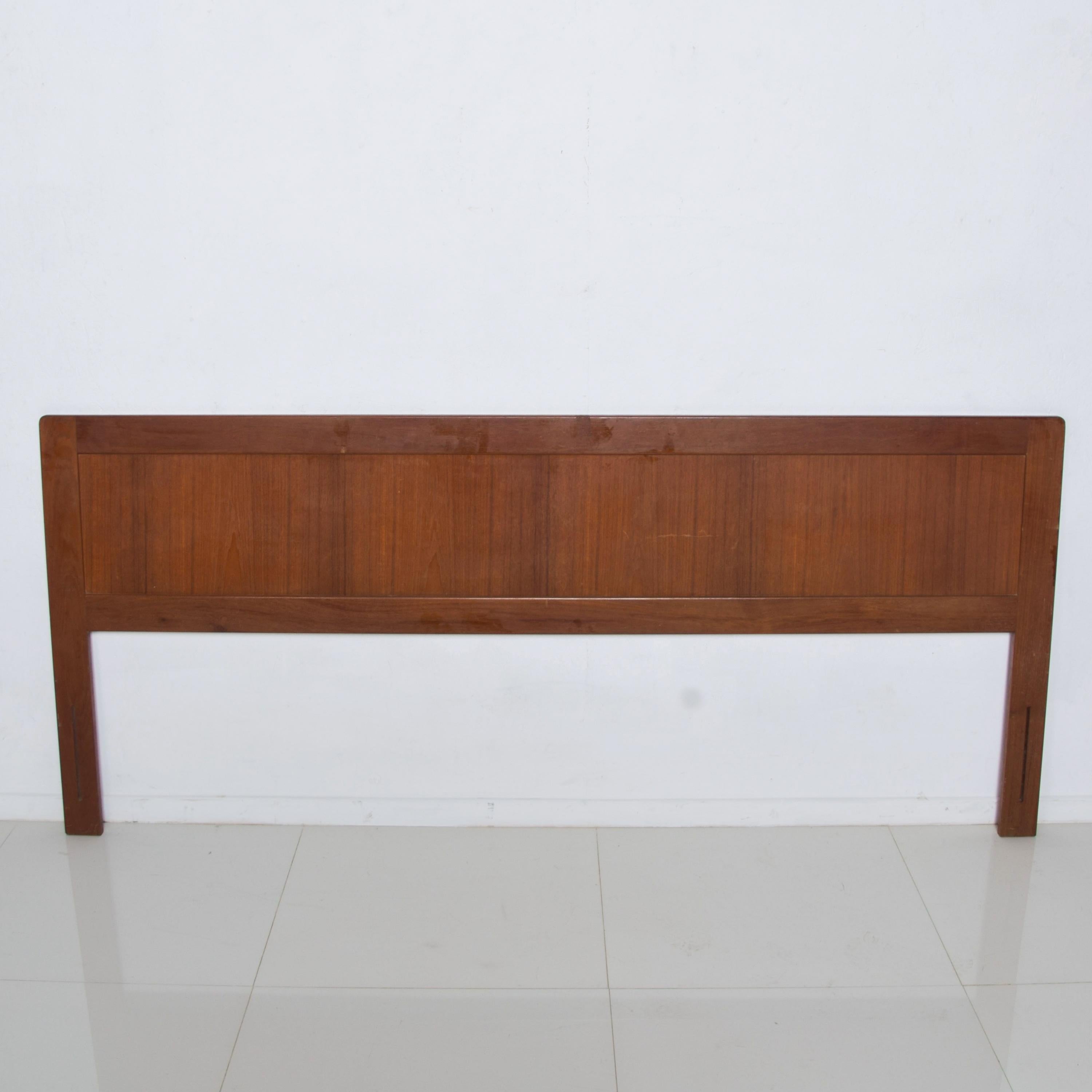 Scandinavian Modern Sleek Teak Wood Cane Back King Size Headboard 1960s Denmark In Good Condition In Chula Vista, CA