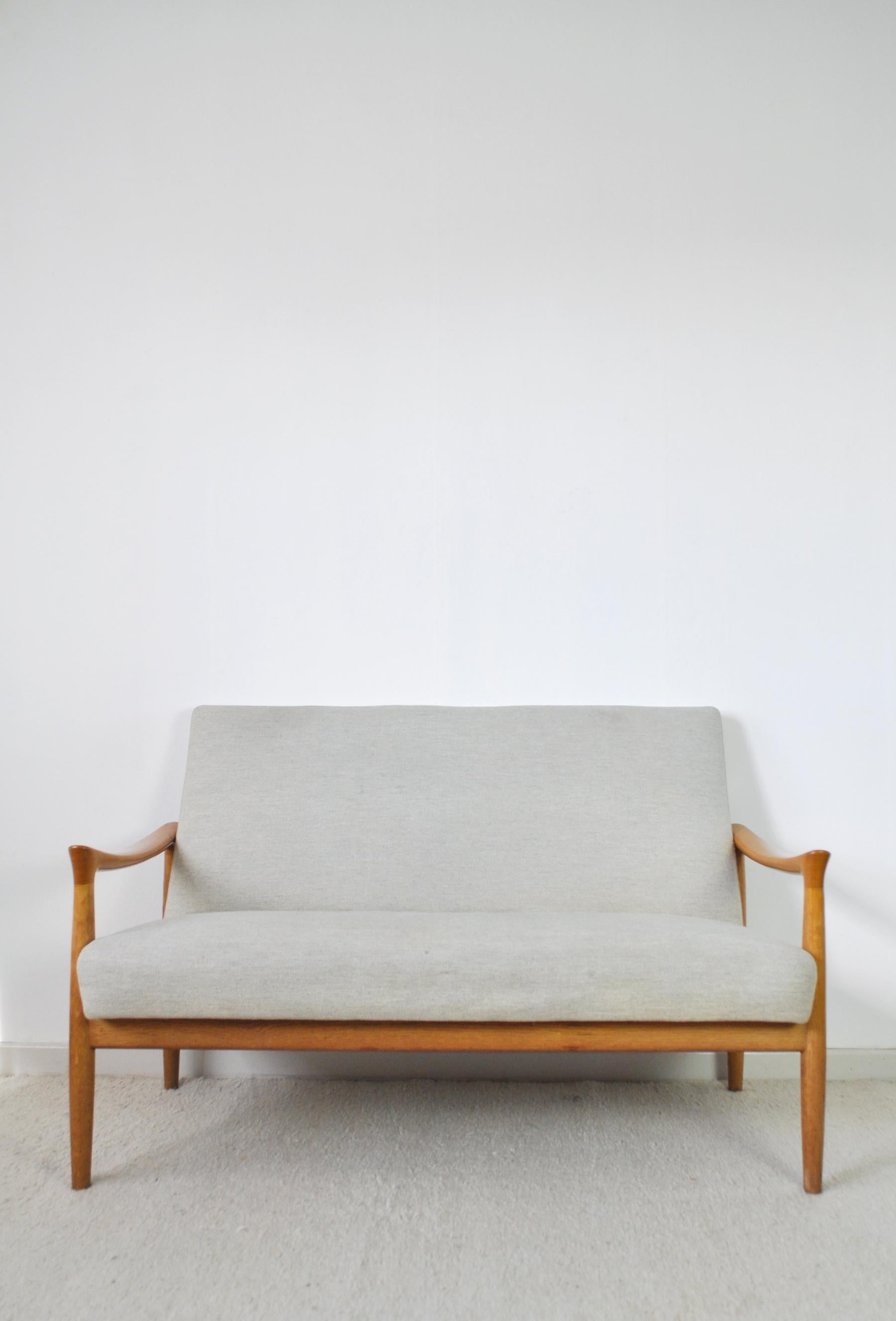 Danish Scandinavian Modern Sofa by Fritz Hansen, 1960s For Sale