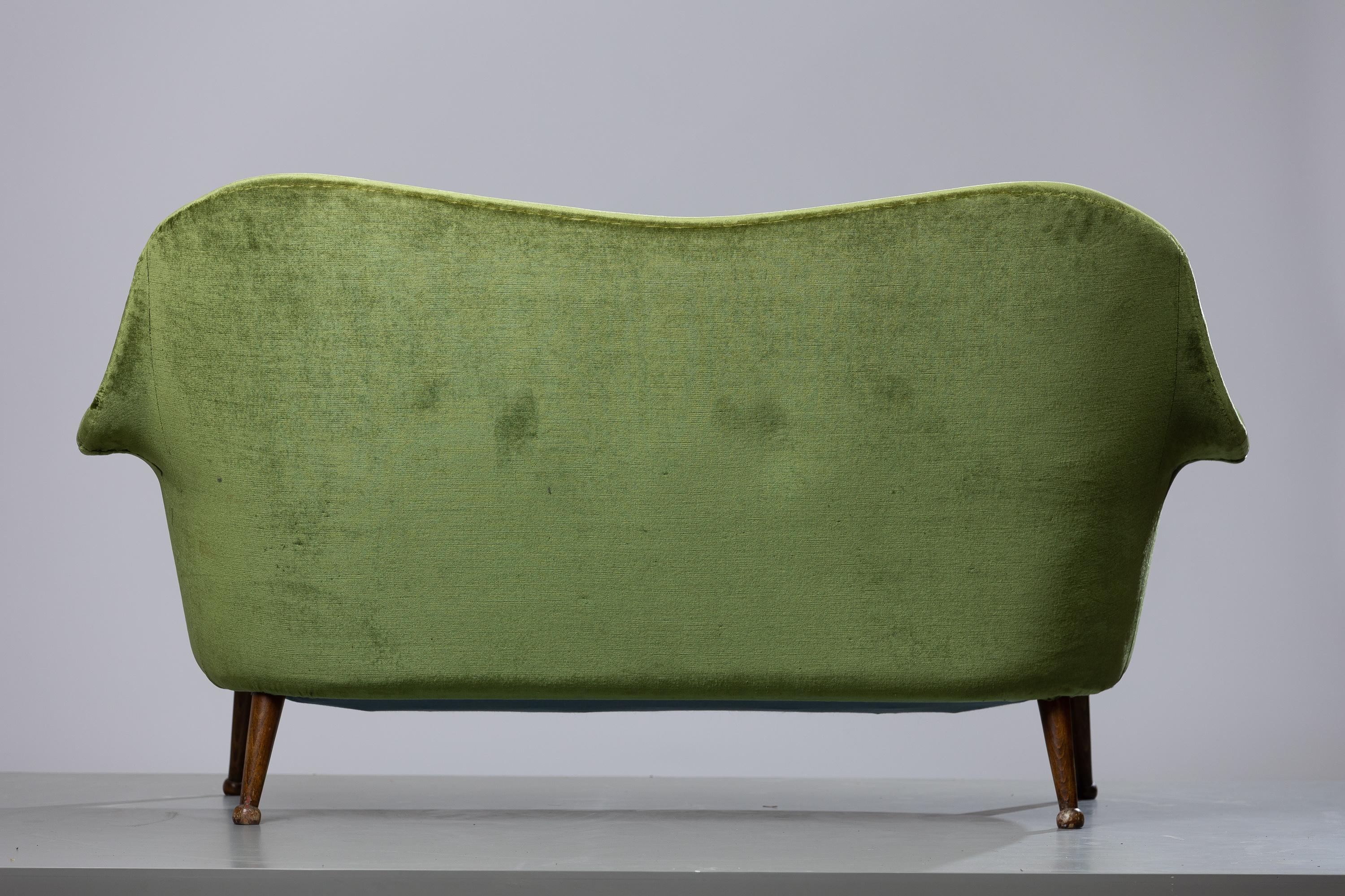 Skandinavisches modernes Sofa von Arne Norell „Divina“ (Stoff) im Angebot