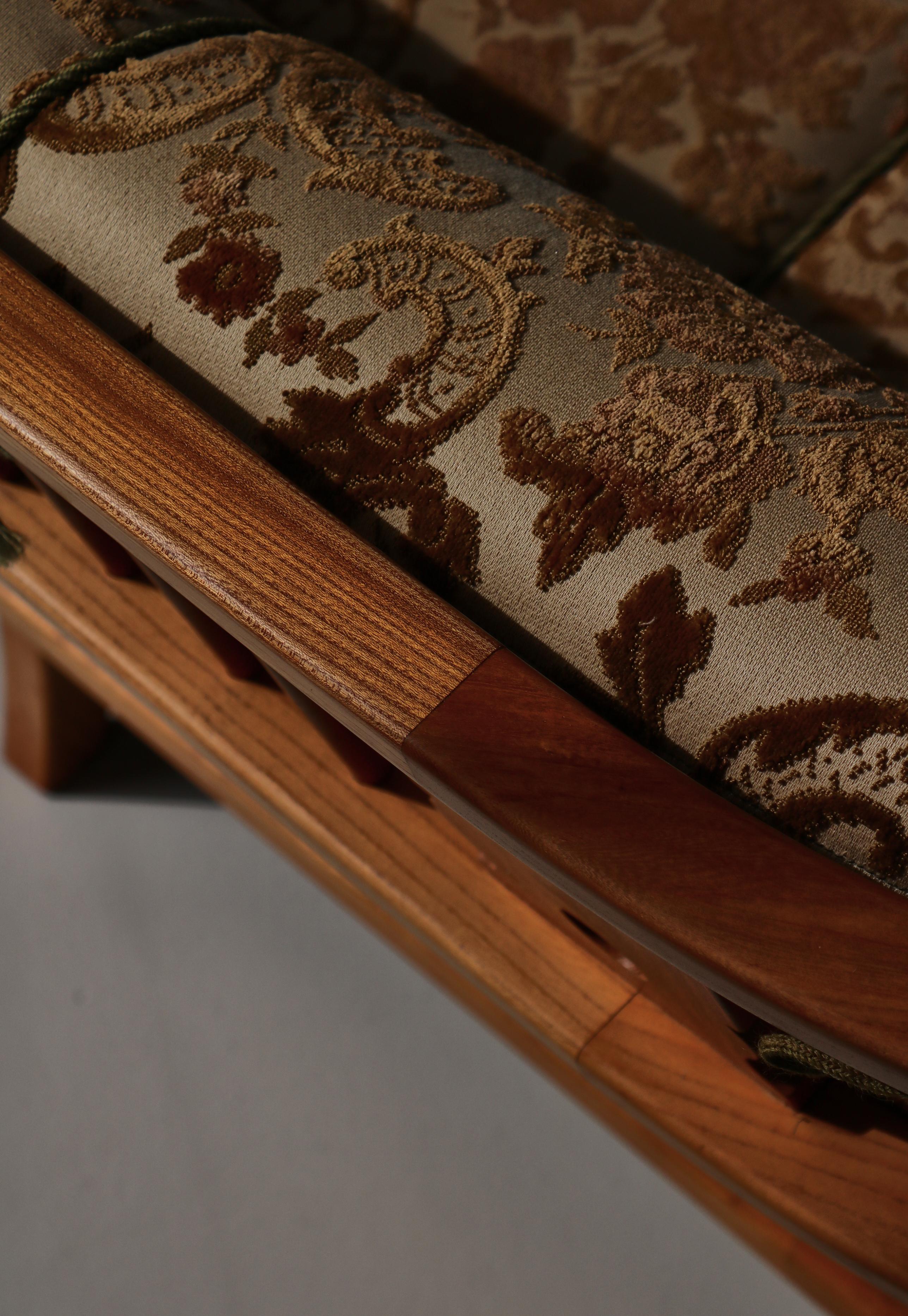 Scandinavian Modern Sofa Model 