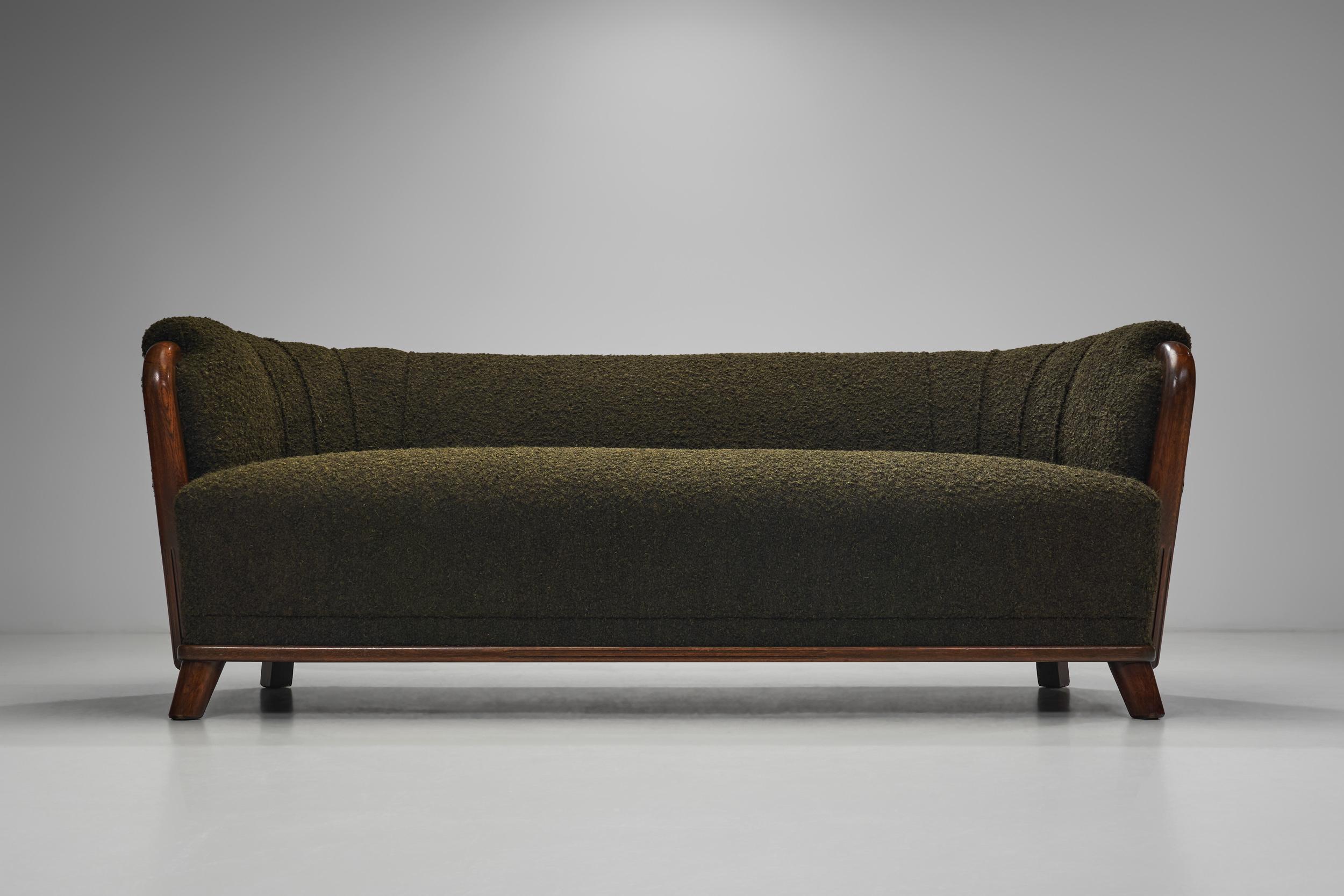 Canapé scandinave moderne avec tapisserie vert foncé, Scandinavie des années 1940 en vente 5