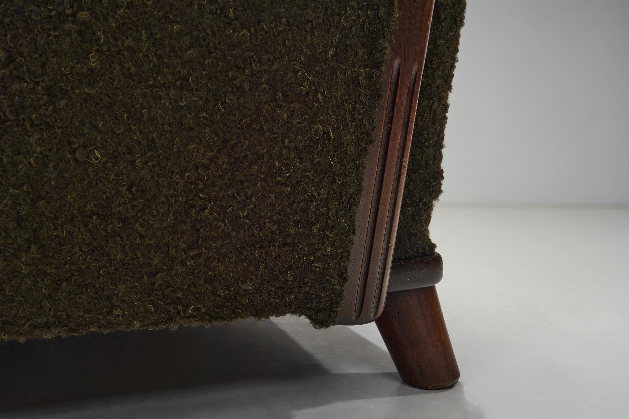 Canapé scandinave moderne avec tapisserie vert foncé, Scandinavie des années 1940 en vente 6