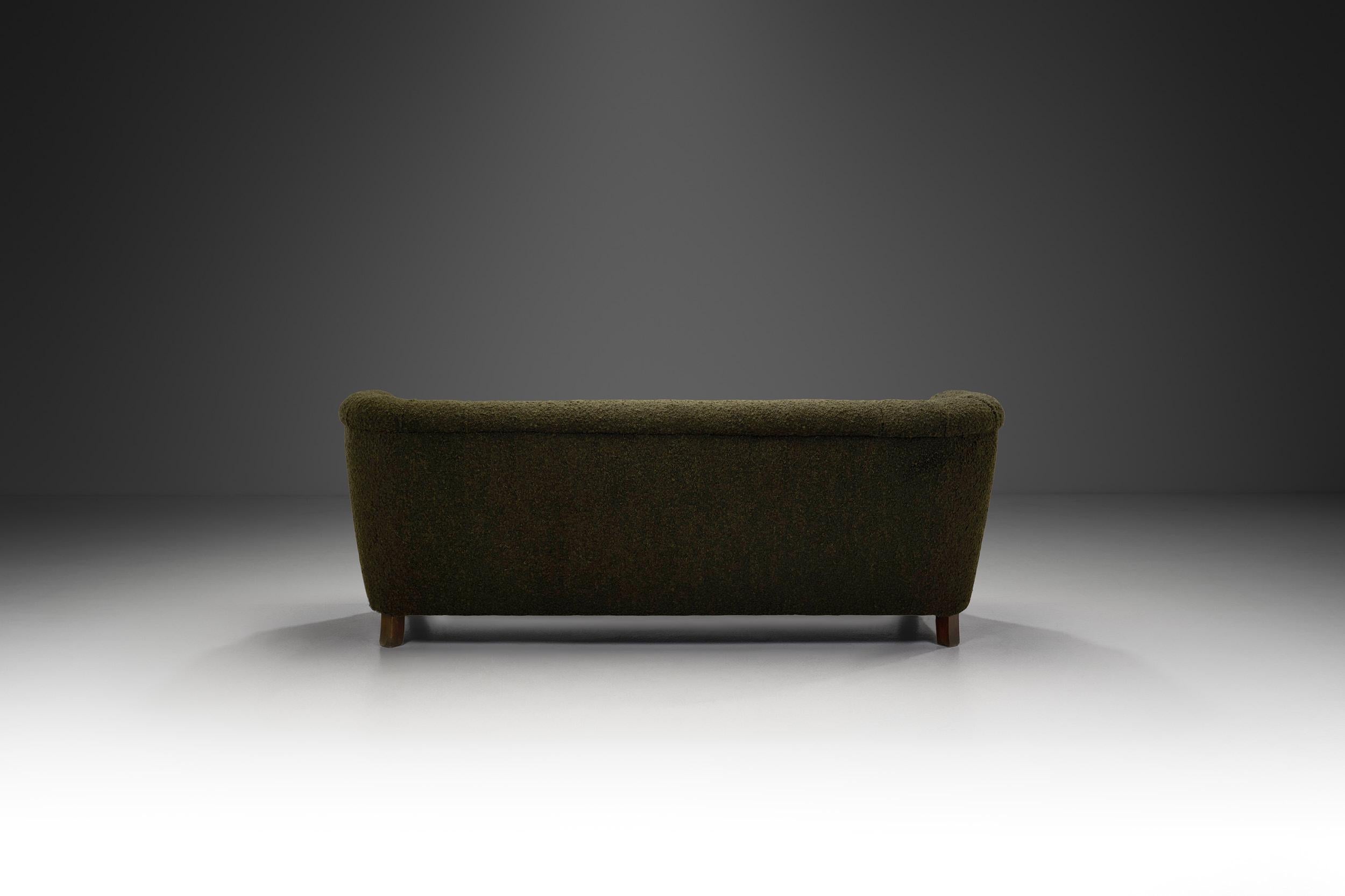 Scandinave Canapé scandinave moderne avec tapisserie vert foncé, Scandinavie des années 1940 en vente