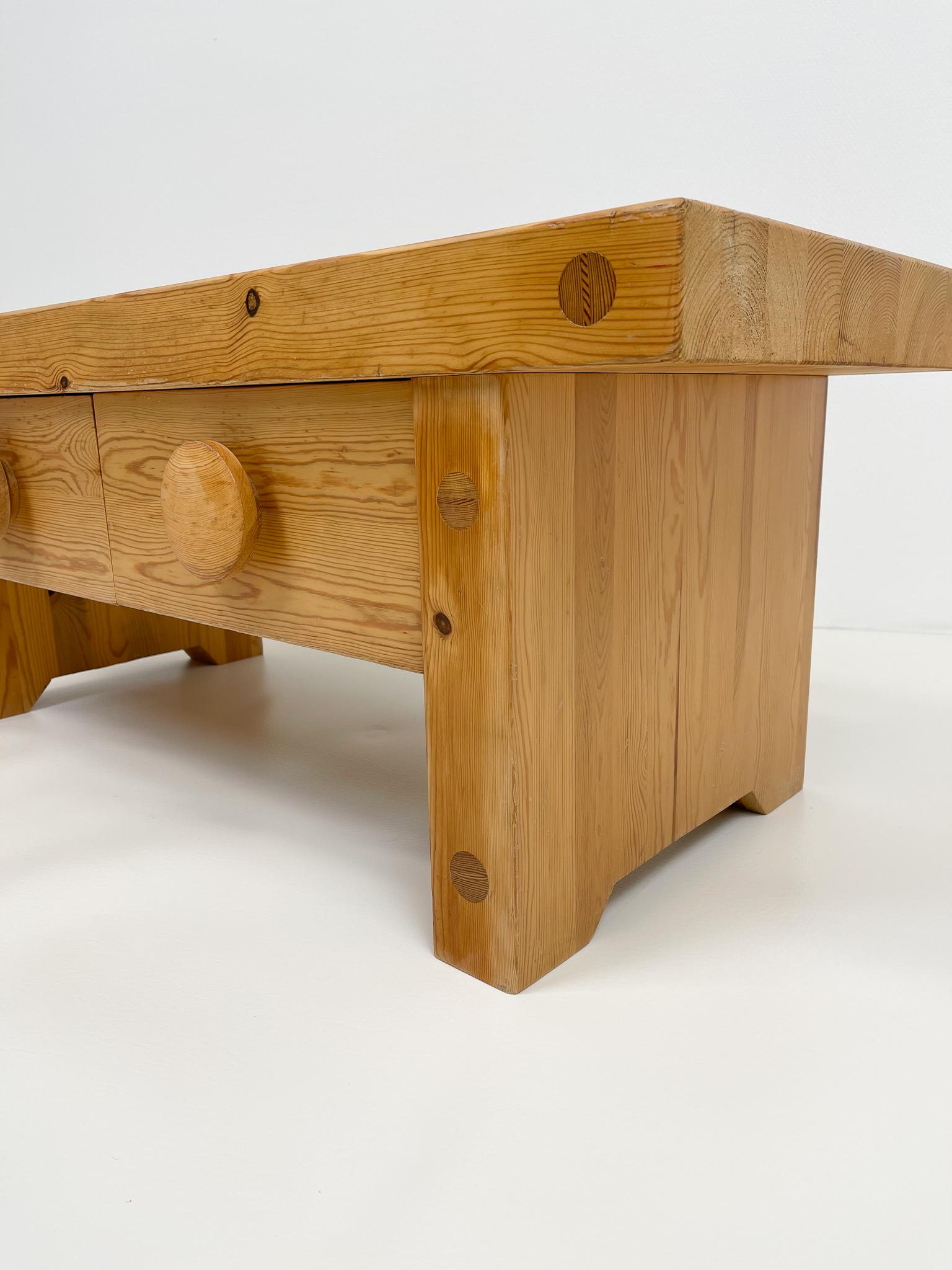 Scandinavian Modern Solid Pine Bench by Fröseke, Furniture Maker in Sweden, 1970s In Good Condition For Sale In Hillringsberg, SE