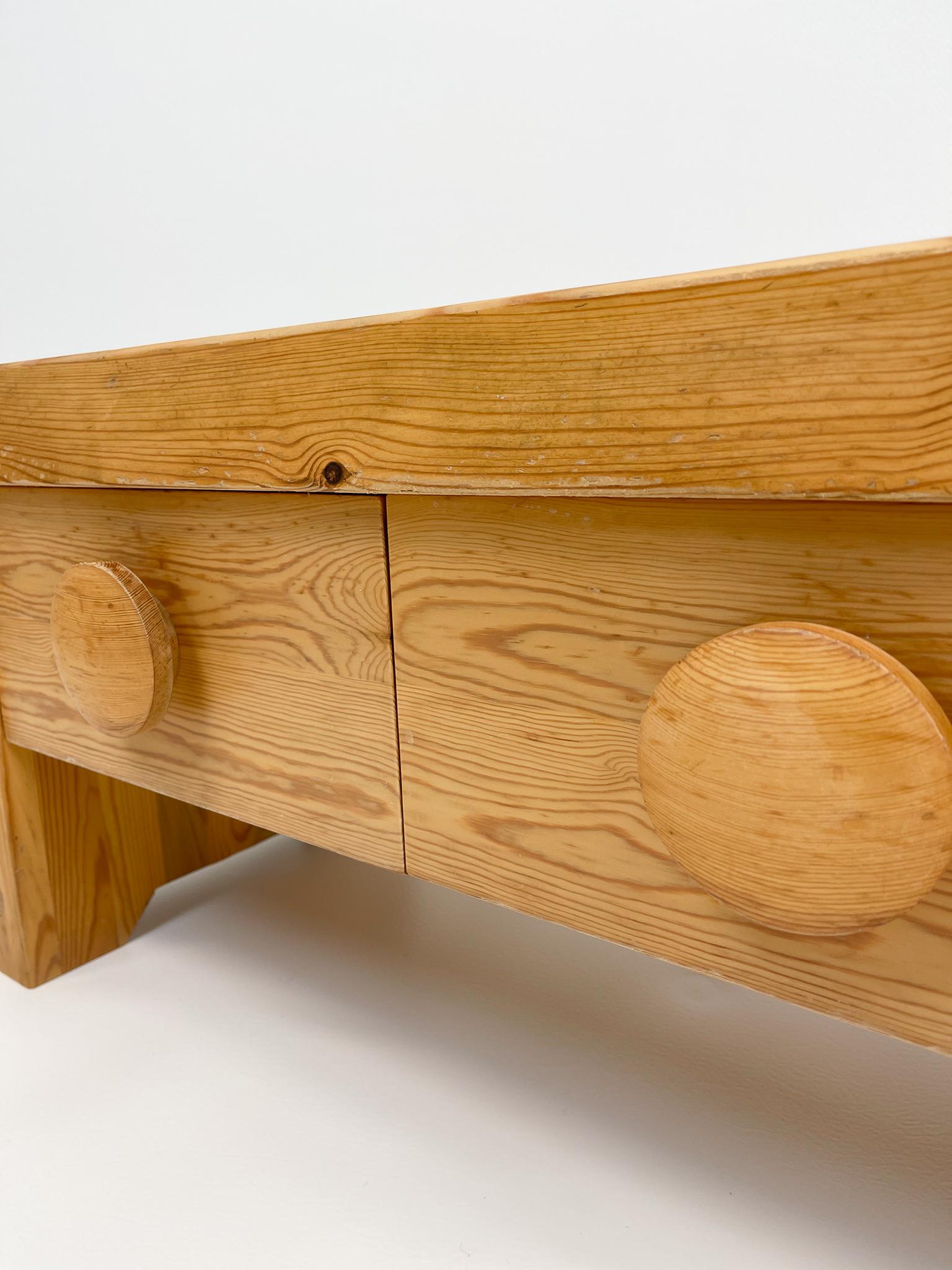 Late 20th Century Scandinavian Modern Solid Pine Bench by Fröseke, Furniture Maker in Sweden, 1970s For Sale
