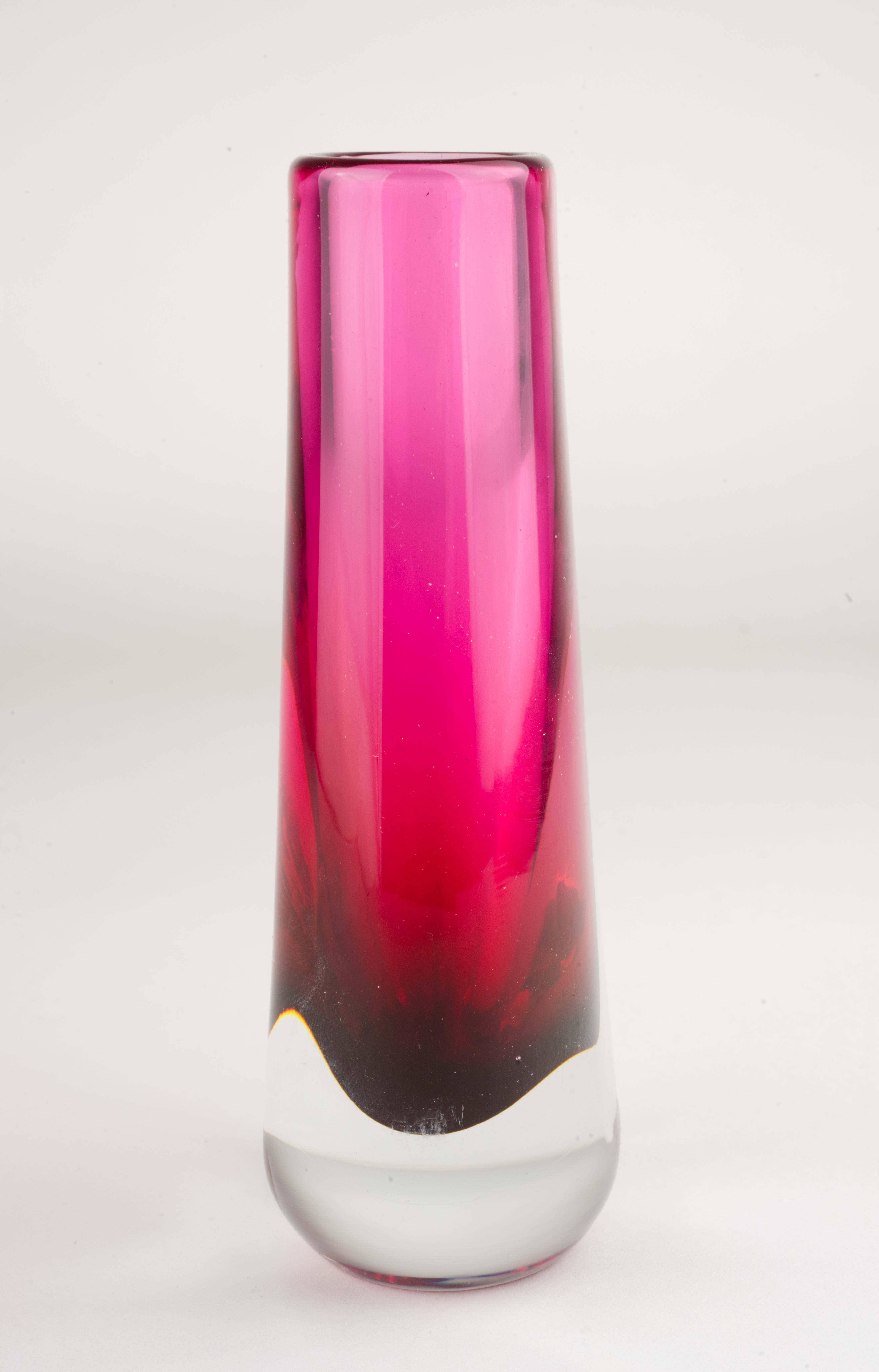 Scandinavian Modern Sommerso Glass Bud Vase Cranberry In Good Condition For Sale In Clifton Springs, NY