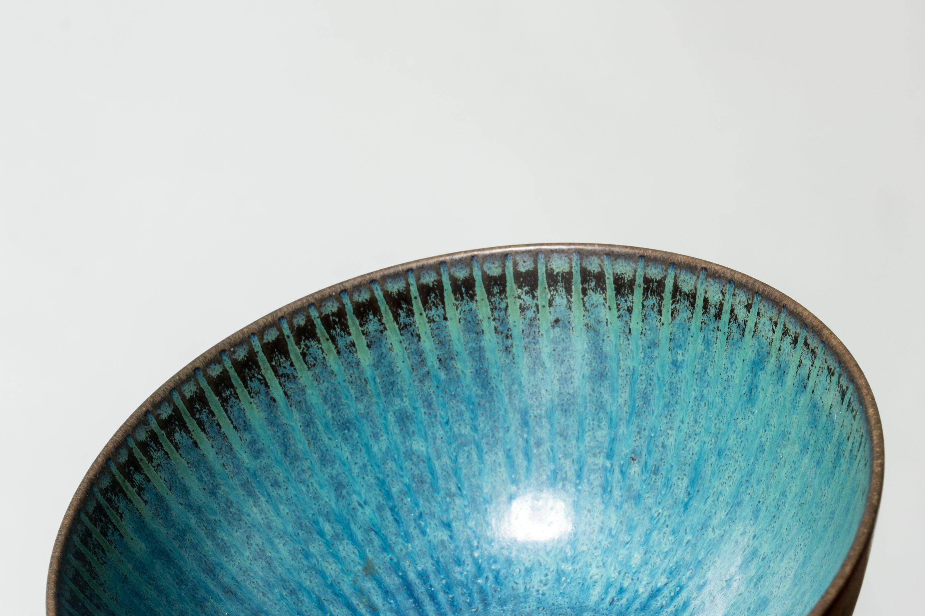 Scandinavian Modern Stoneware bowl by Stig Lindberg, Gustavsberg, Sweden, 1950s In condizioni buone in vendita a Stockholm, SE