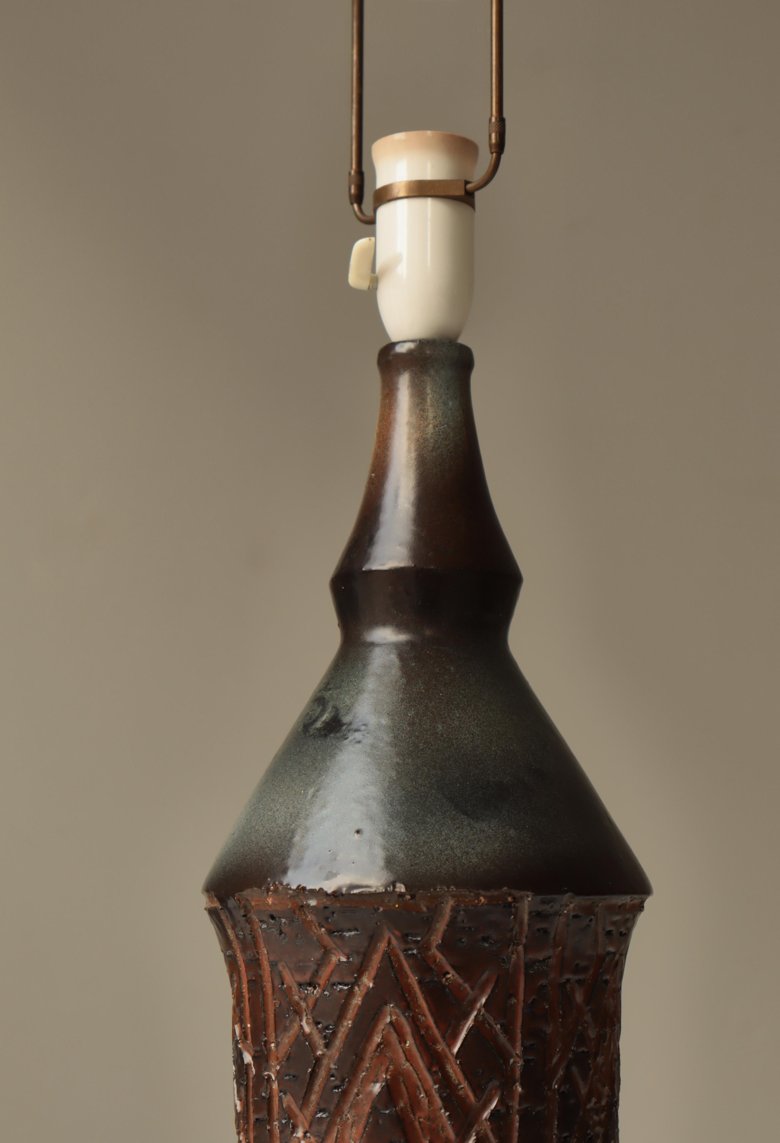 The Modern Scandinavian Stoneware Brutalist Table Lamp by Sejer, Denmark, 1960s en vente 4