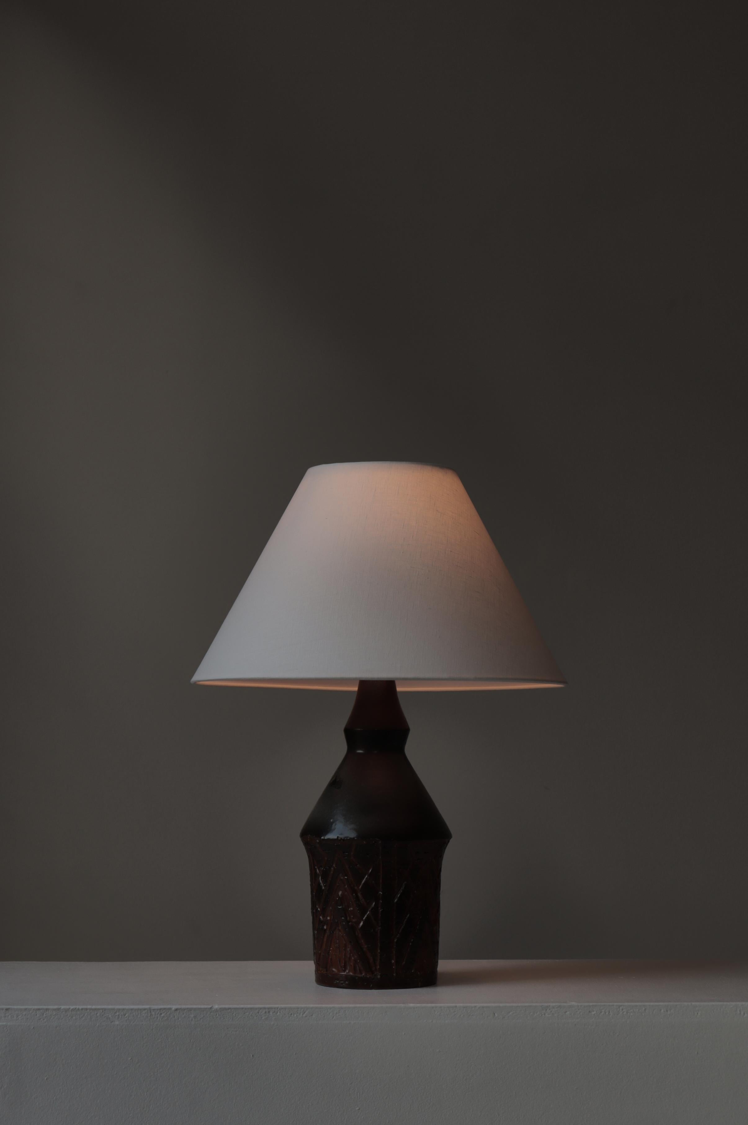 Danois The Modern Scandinavian Stoneware Brutalist Table Lamp by Sejer, Denmark, 1960s en vente