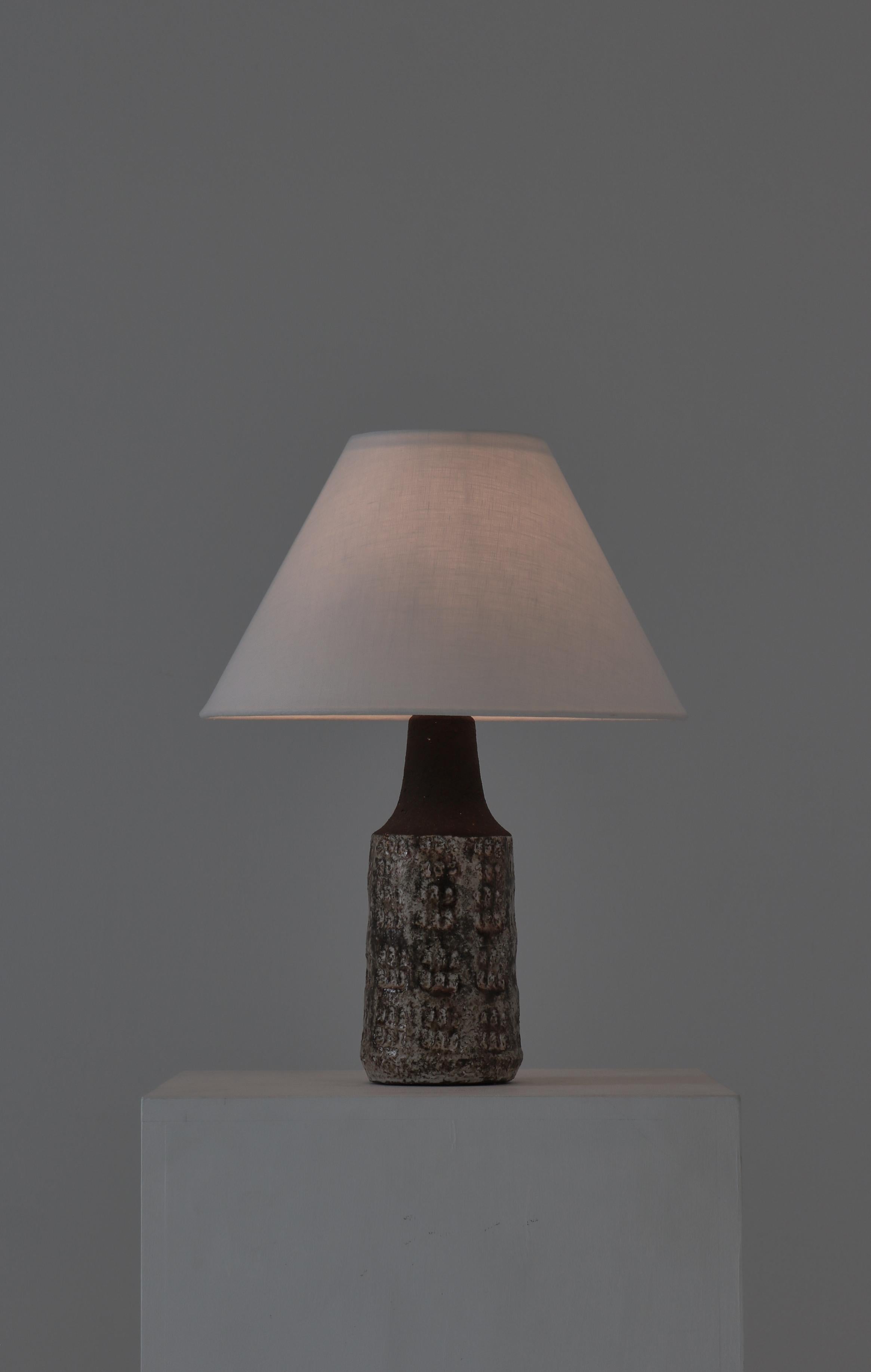 Skandinavische moderne Steingut-Tischlampe von Henri Ceramic, Dänemark, 1960er Jahre im Angebot 1