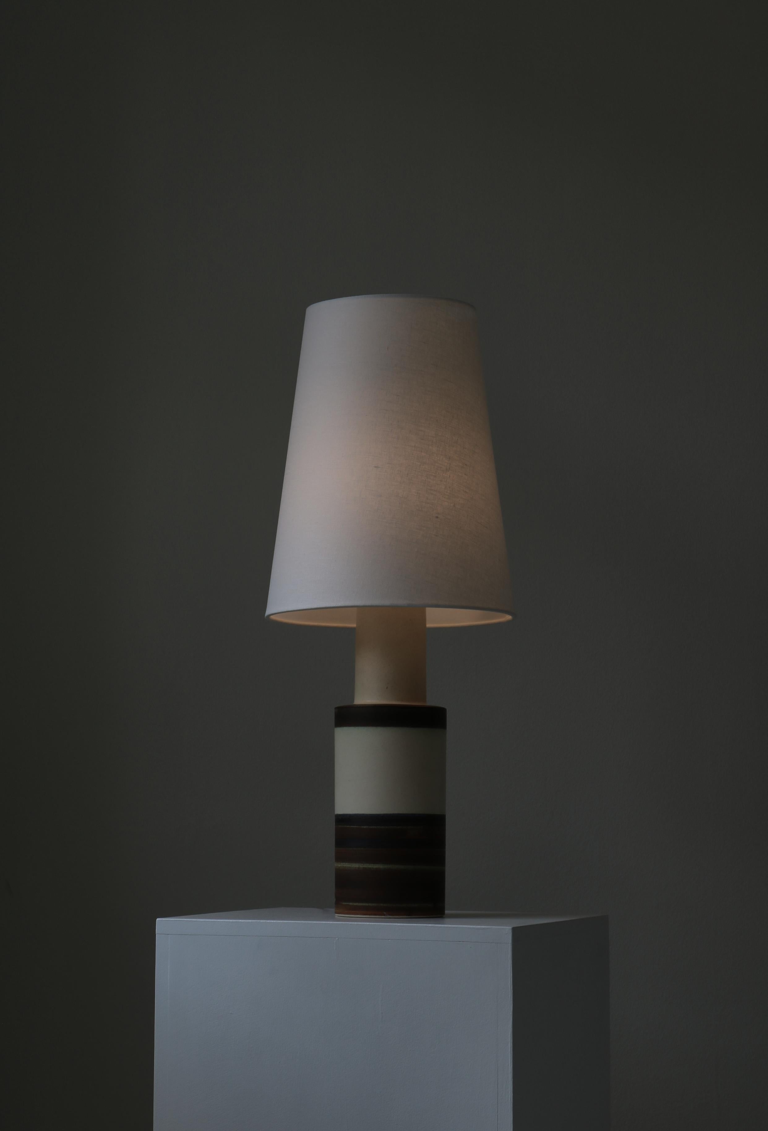 Milieu du XXe siècle Lampe de table scandinave moderne en grès par 