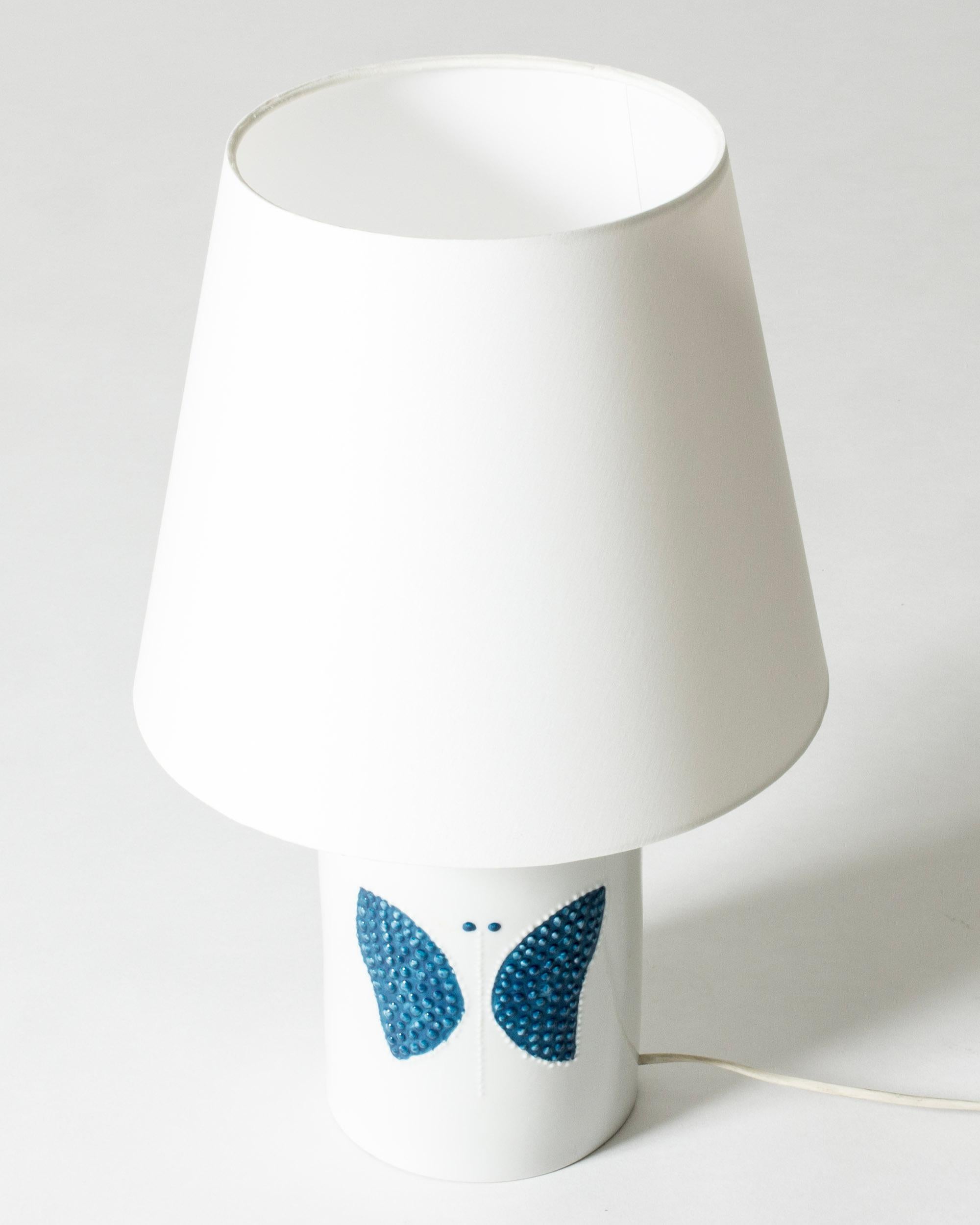 Skandinavische moderne Steingut-Tischlampe von Sylvia Leuchovius, Schweden, 1960er Jahre (Skandinavische Moderne) im Angebot