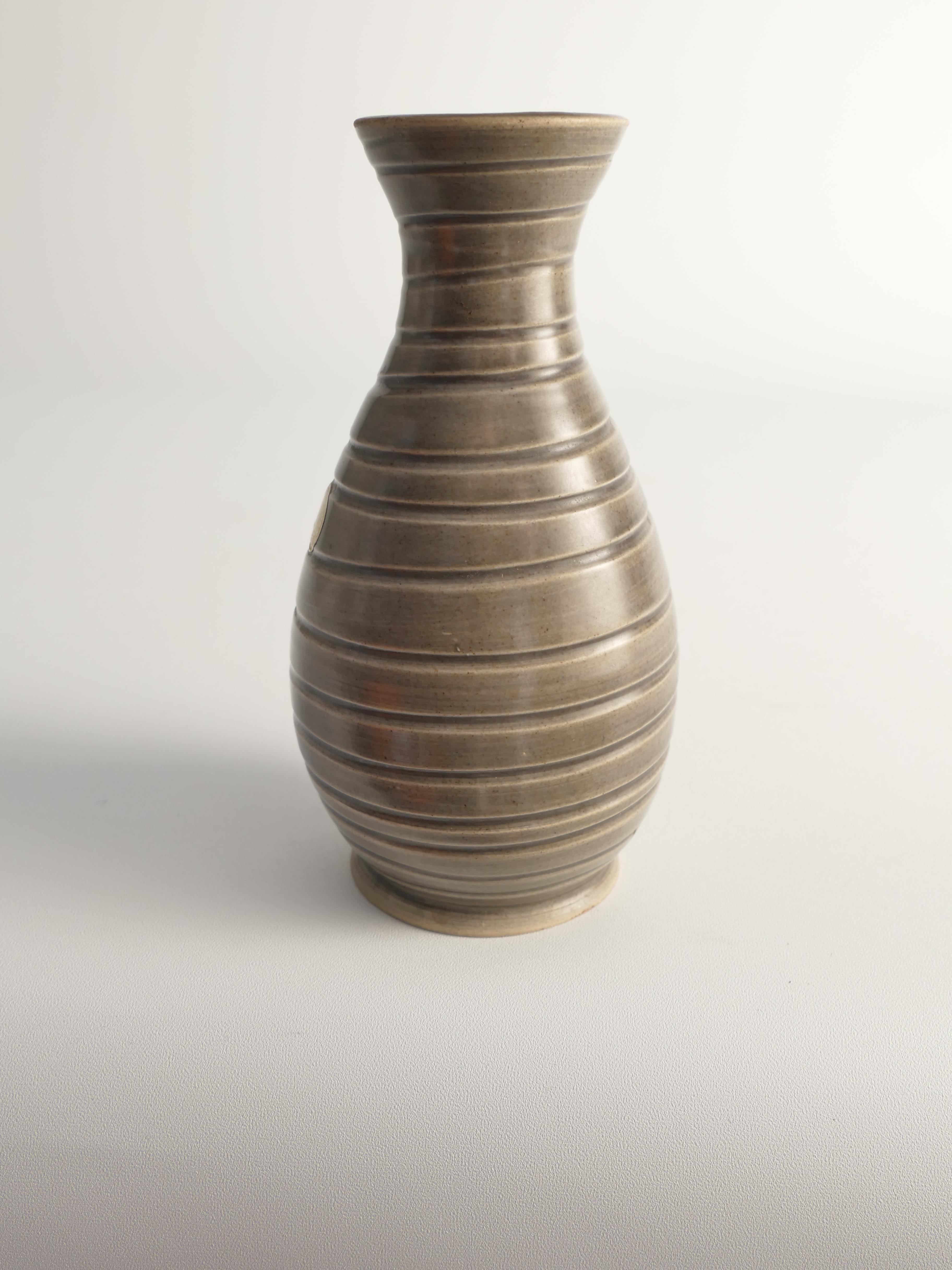 Scandinavian Modern Stoneware Vase attributed to Ewald Dahlskog for Bo Fajans For Sale 6