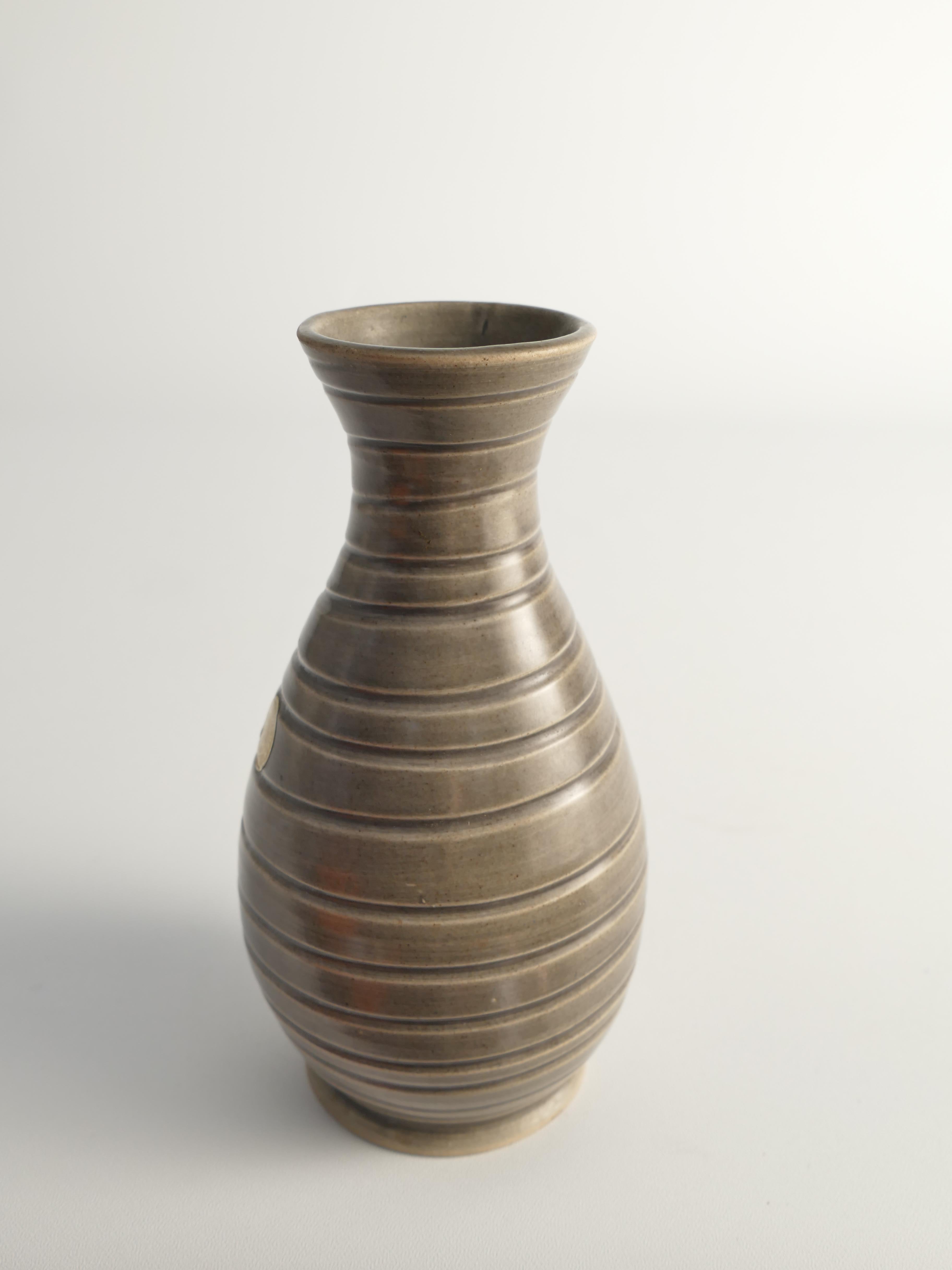 Scandinavian Modern Stoneware Vase attributed to Ewald Dahlskog for Bo Fajans For Sale 7