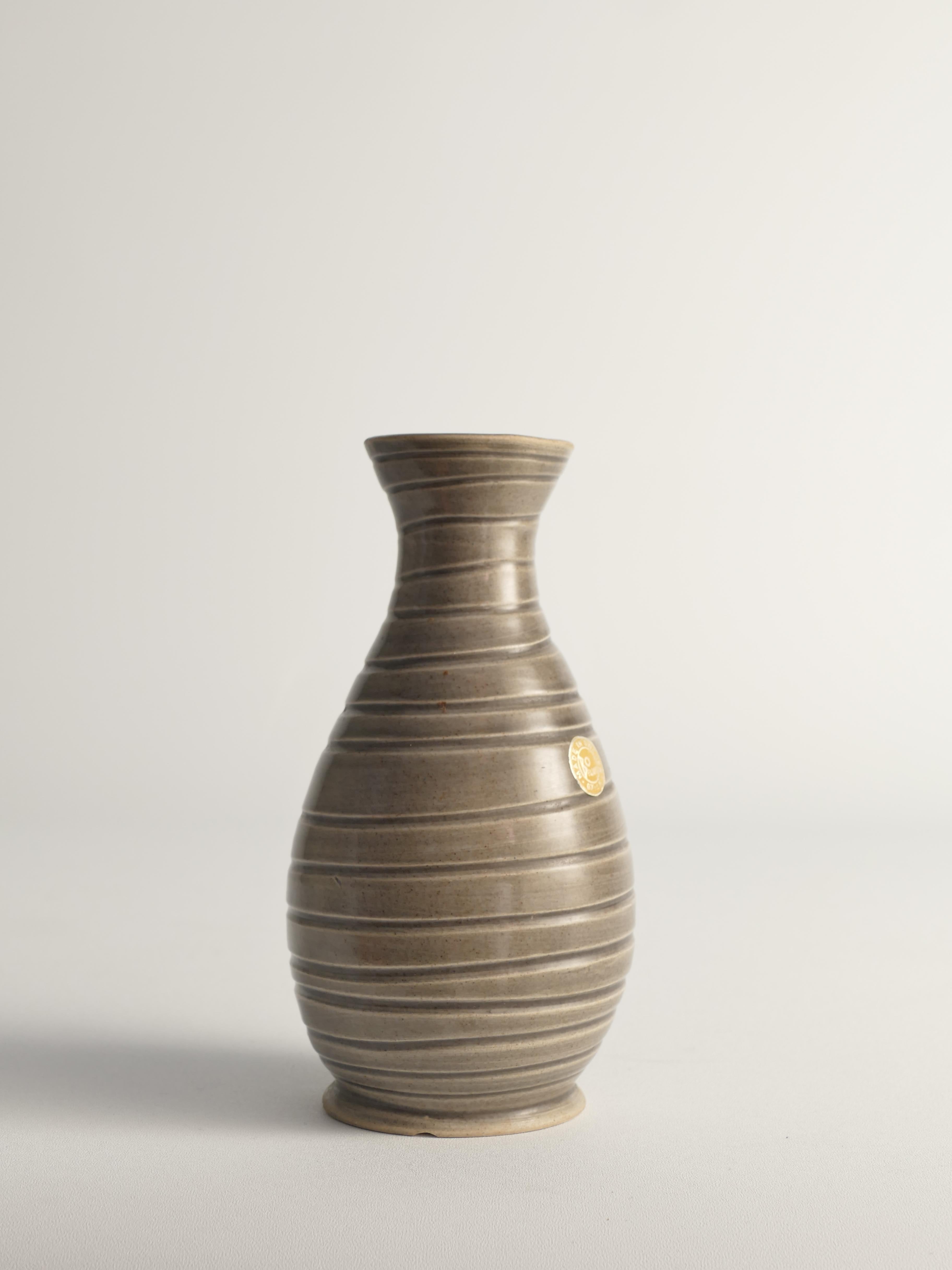 Glazed Scandinavian Modern Stoneware Vase attributed to Ewald Dahlskog for Bo Fajans For Sale