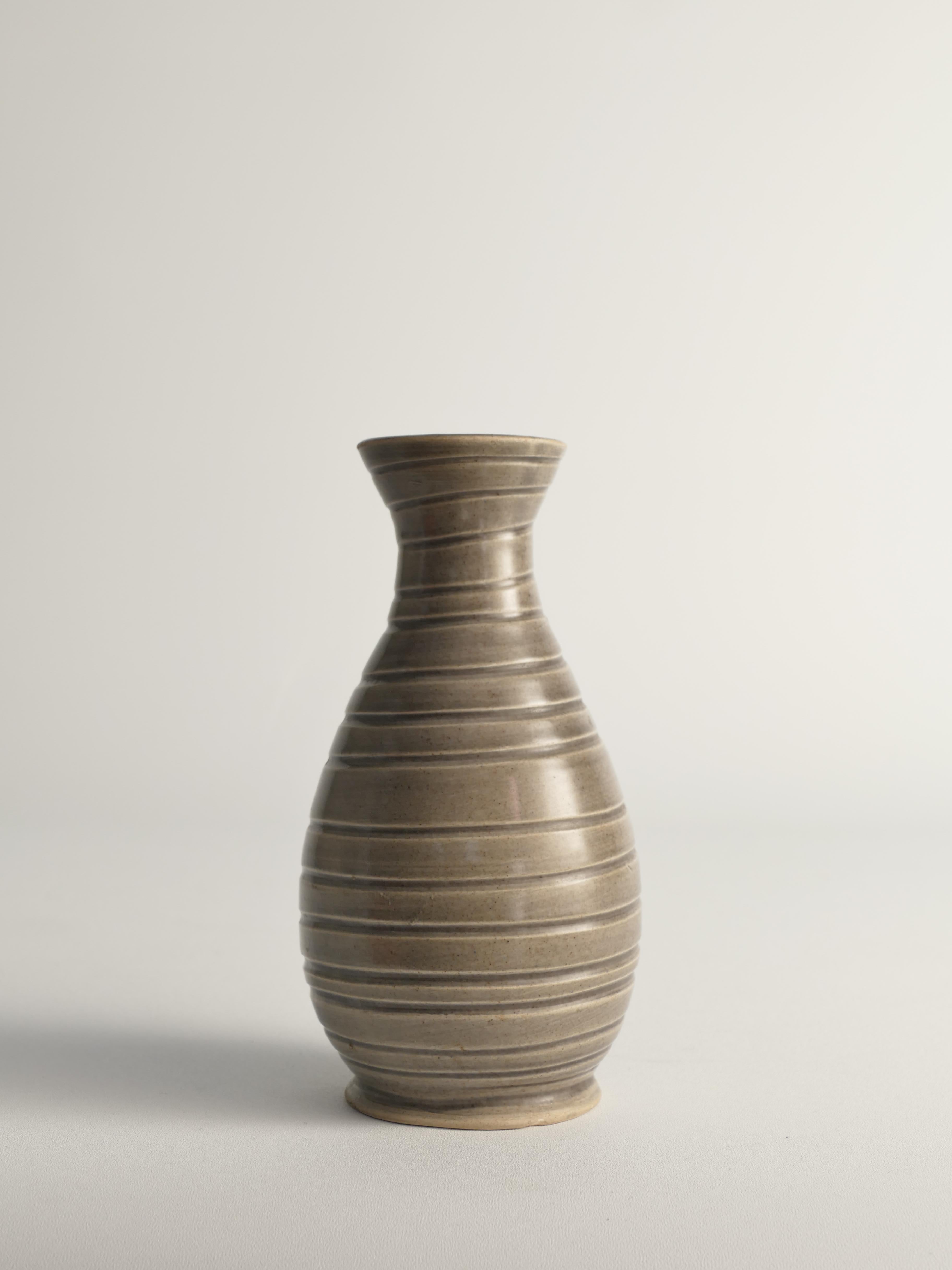 Mid-20th Century Scandinavian Modern Stoneware Vase attributed to Ewald Dahlskog for Bo Fajans For Sale