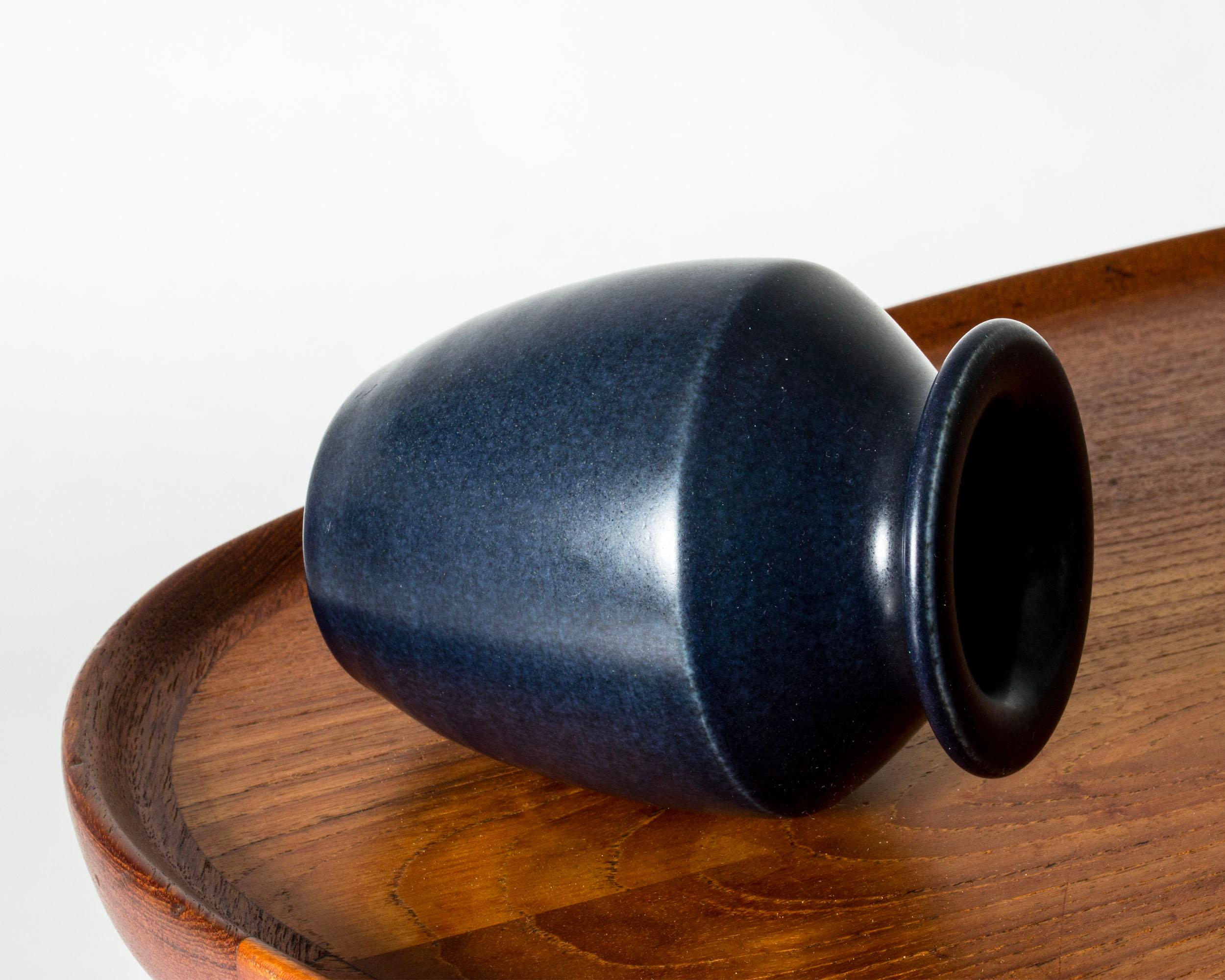 Scandinavo moderno Scandinavian Modern Stoneware vase by Eric & Ingrid Triller, Tobo, Sweden, 1940s in vendita