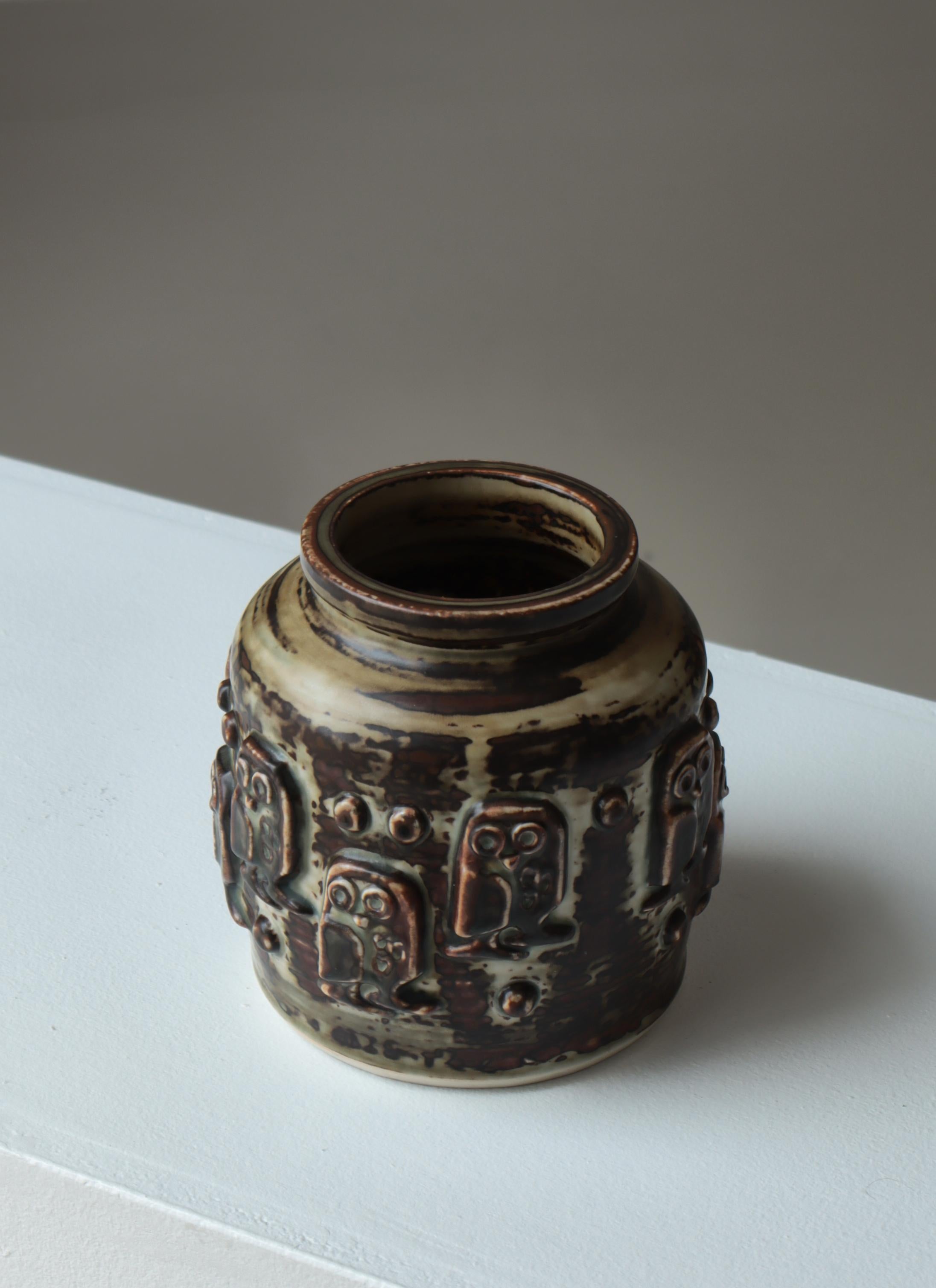 Scandinavian Stoneware Vase w. Owls by Jørgen Mogensen, Royal Copenhagen, 1960s en Bueno estado para la venta en Odense, DK