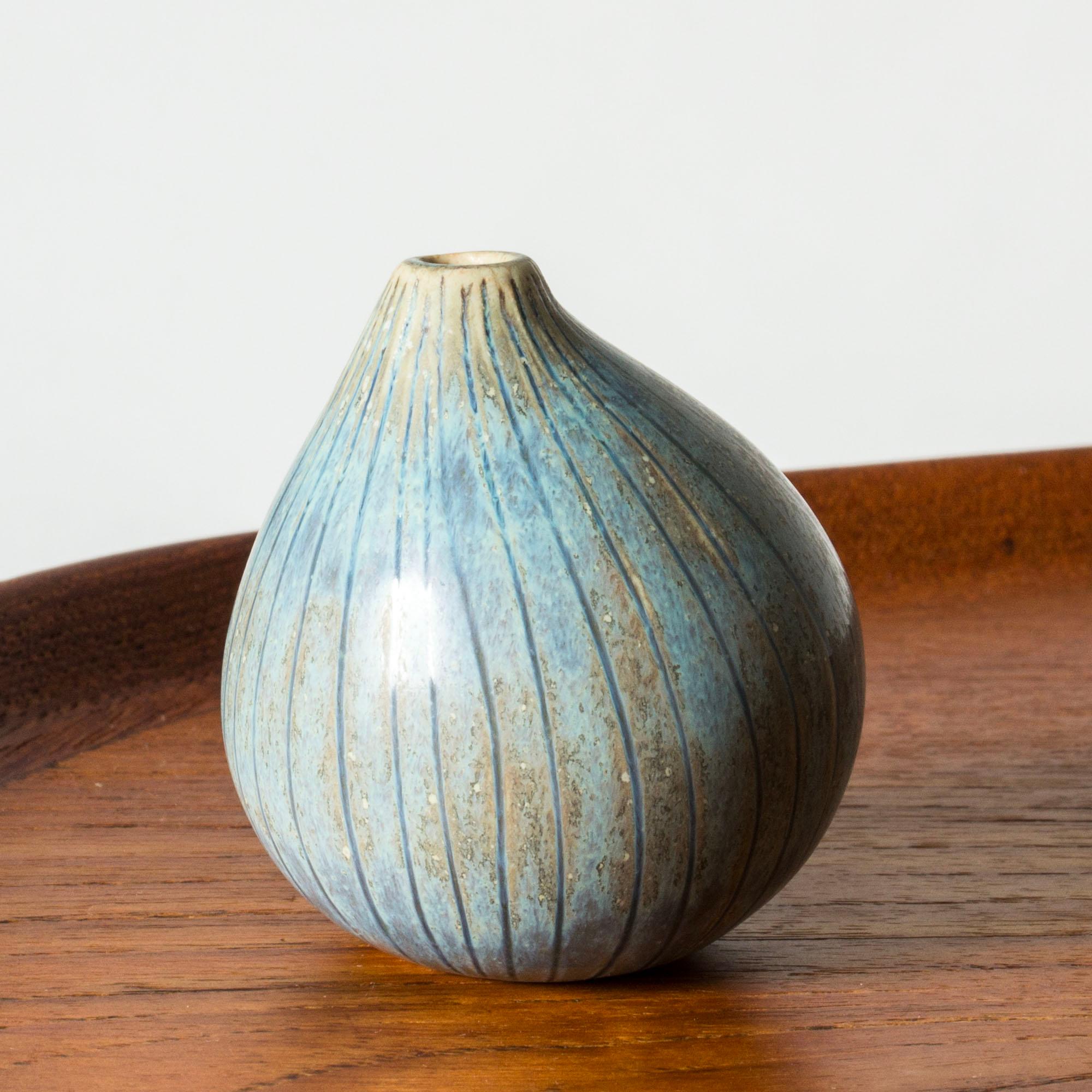 Mid-20th Century Scandinavian Modern Stoneware vase by Stig Lindberg, Gustavsberg, Sweden, 1950s For Sale