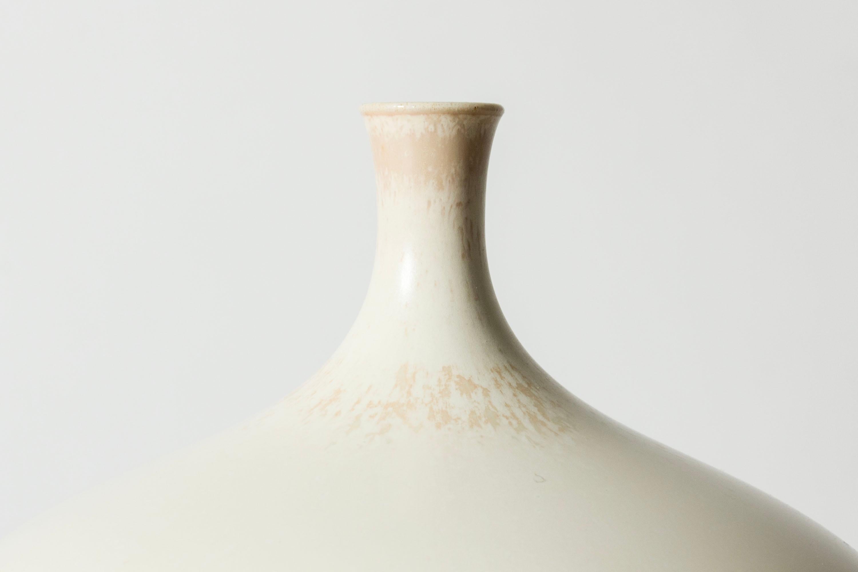 Vaso in gres di The Modern Scandinavian di Stig Lindberg, Gustavsberg, Svezia, anni '1950 In condizioni buone in vendita a Stockholm, SE