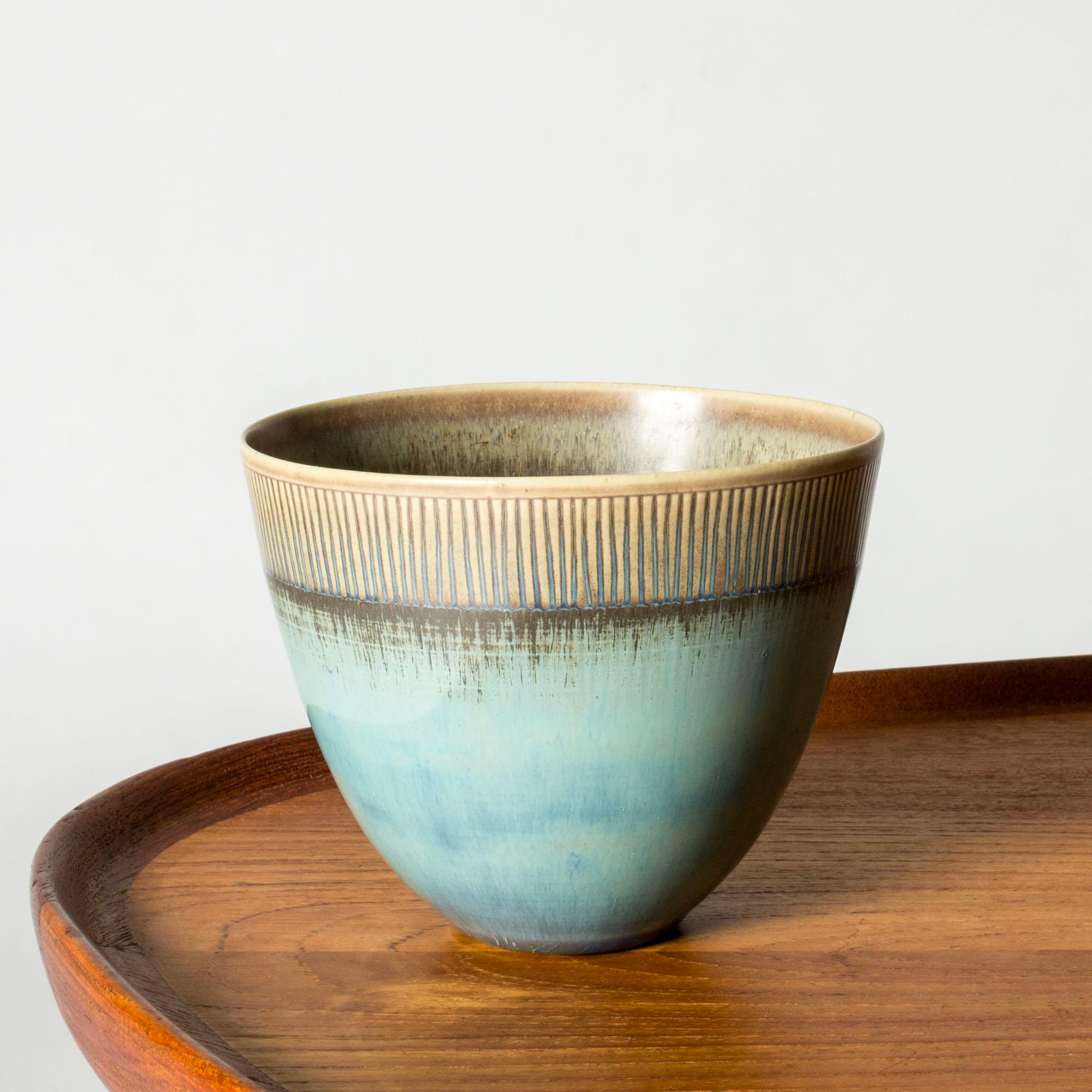 Vaso in gres di The Modern Scandinavian di Stig Lindberg, Gustavsberg, Svezia, anni '50