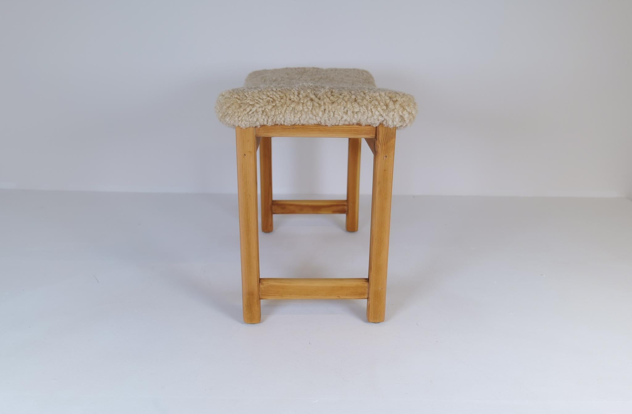 Scandinavian Modern Stool Pine and Sheepskin, Sweden, 1970s For Sale 3