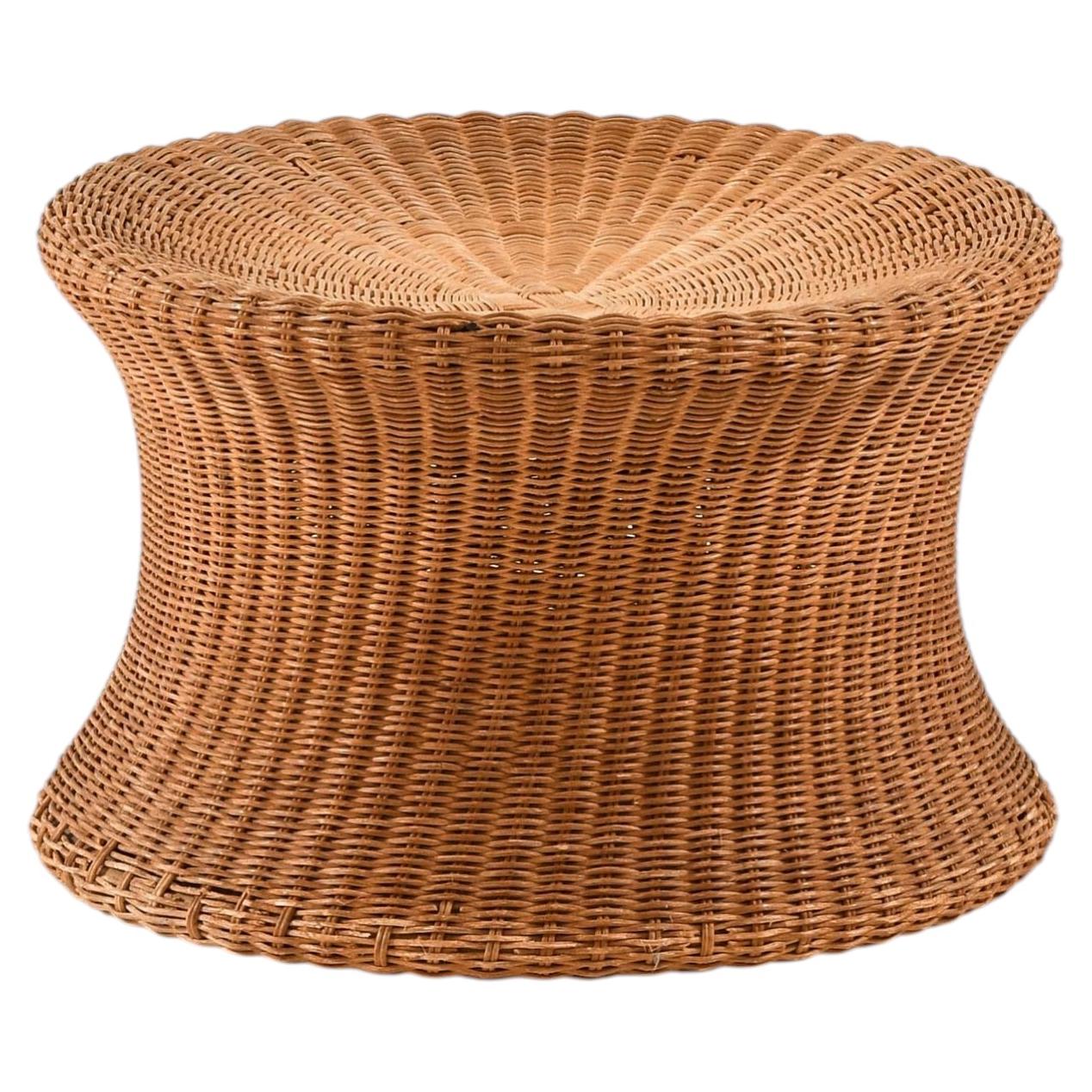 Tabouret/table d'appoint de style moderne scandinave en rotin, par Eero Aarnio, années 1960 en vente