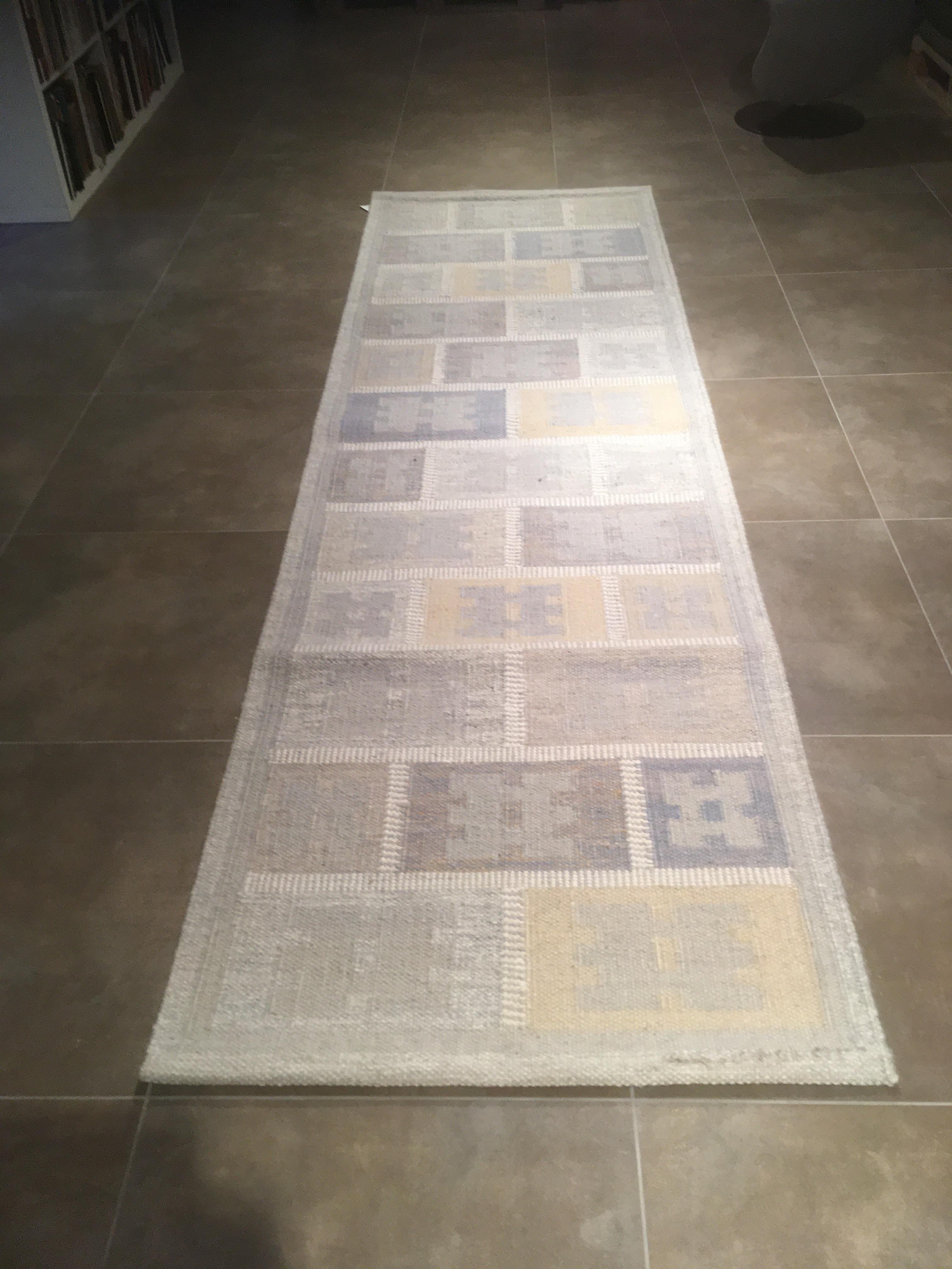Scandinavian Modern Style Kilim Carpet For Sale 3