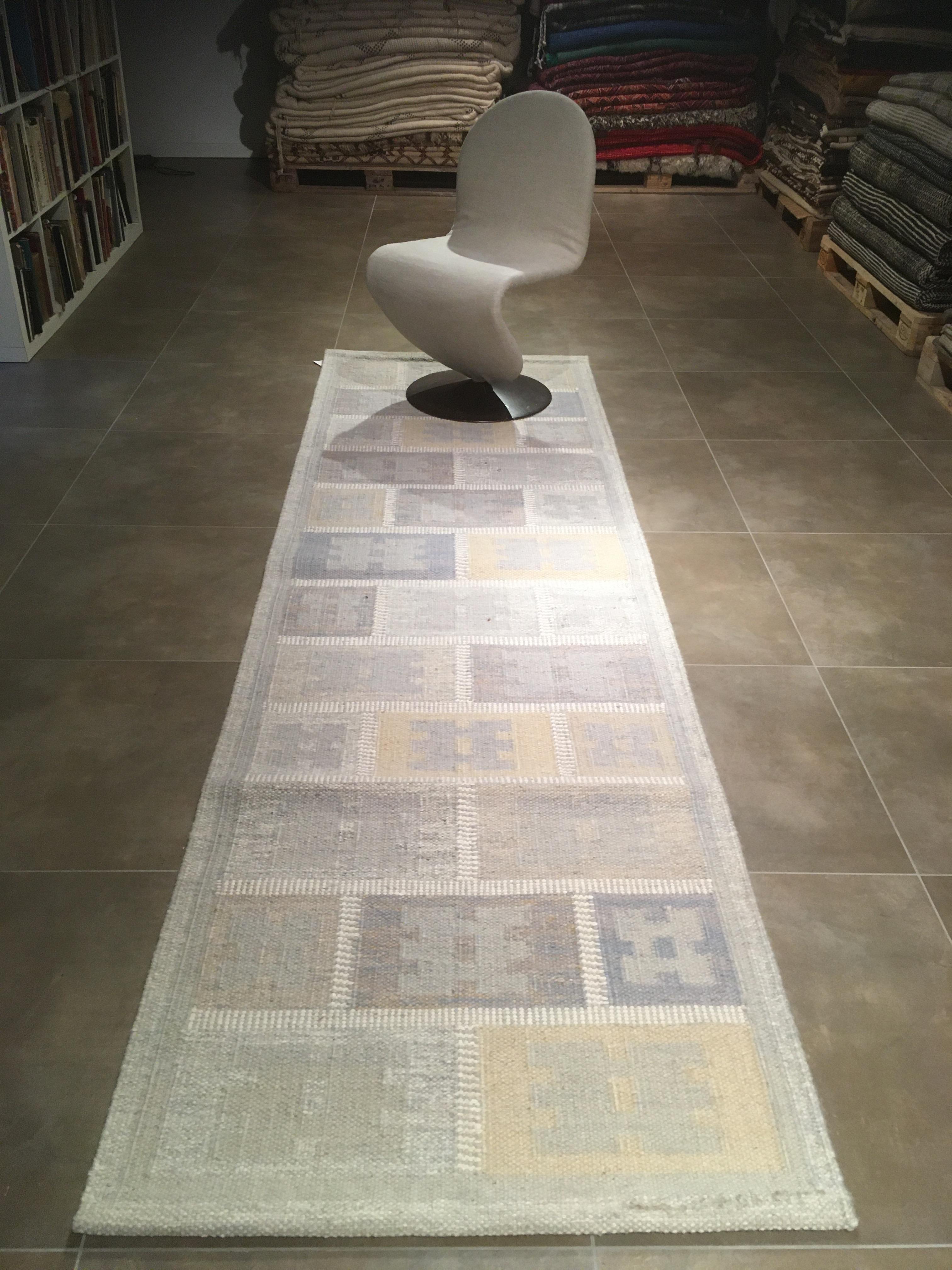 Wool Scandinavian Modern Style Kilim Carpet For Sale