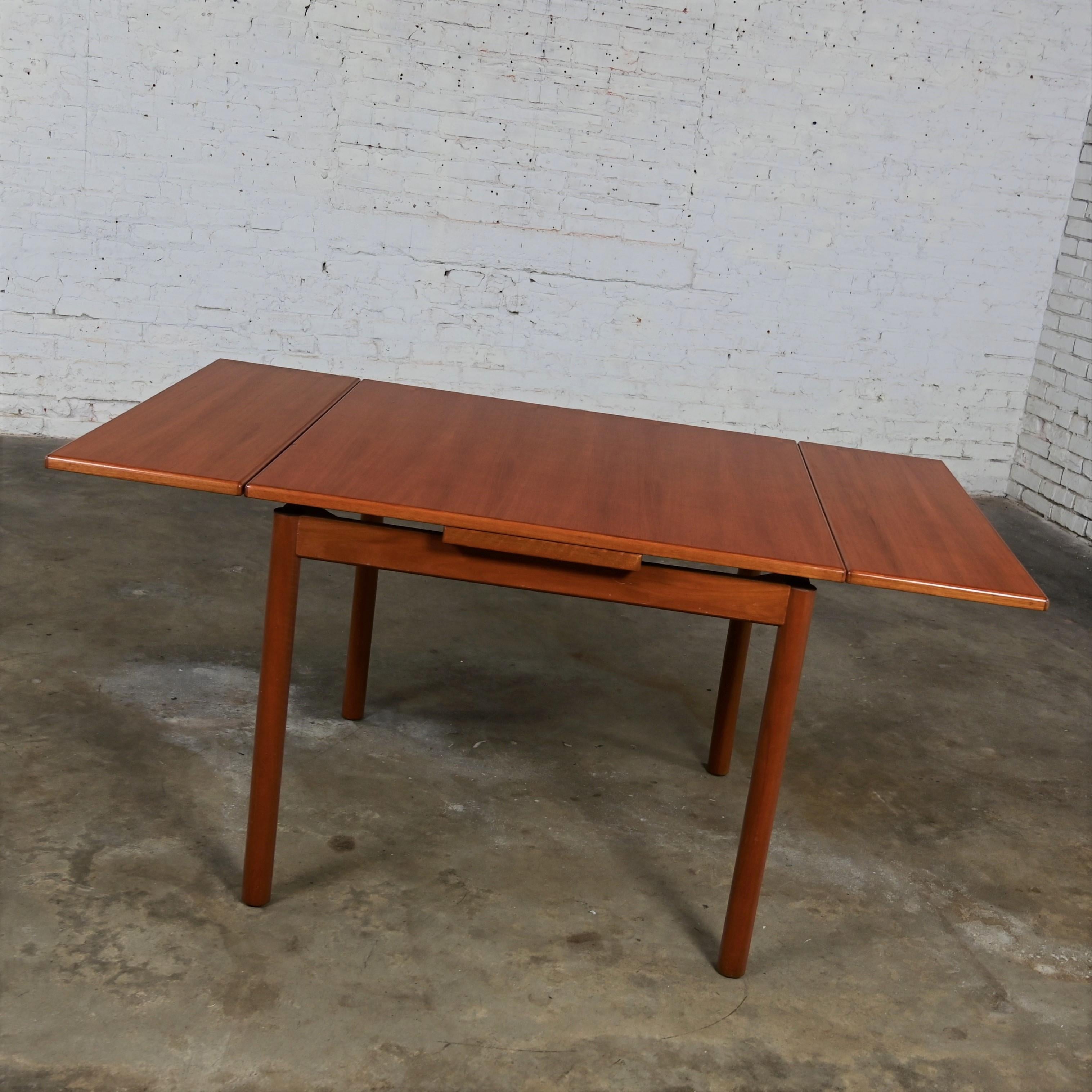 Scandinavian Modern Style Teak Square Extension Dining Table Made in Singapore For Sale 3